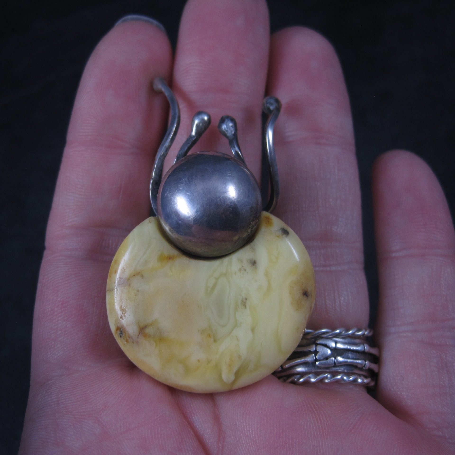 Vintage Artisan Sterling Baltic Egg Yolk Amber Beetle Bug Ring