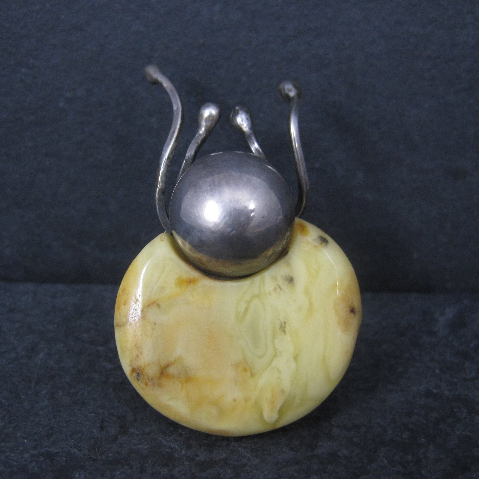 Vintage Artisan Sterling Baltic Egg Yolk Amber Beetle Bug Ring
