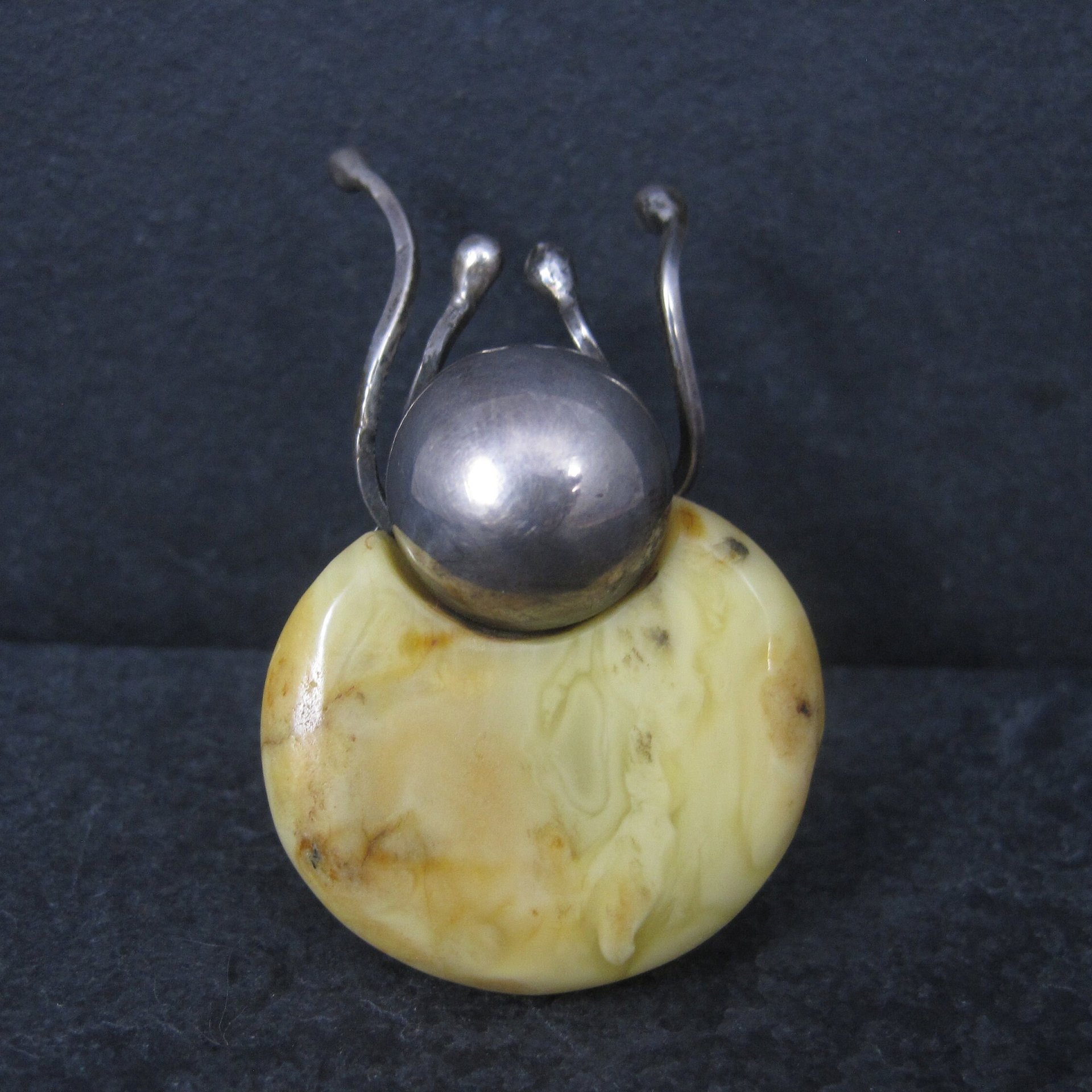 Vintage Artisan Sterling Baltic Egg Yolk Amber Beetle Bug Ring