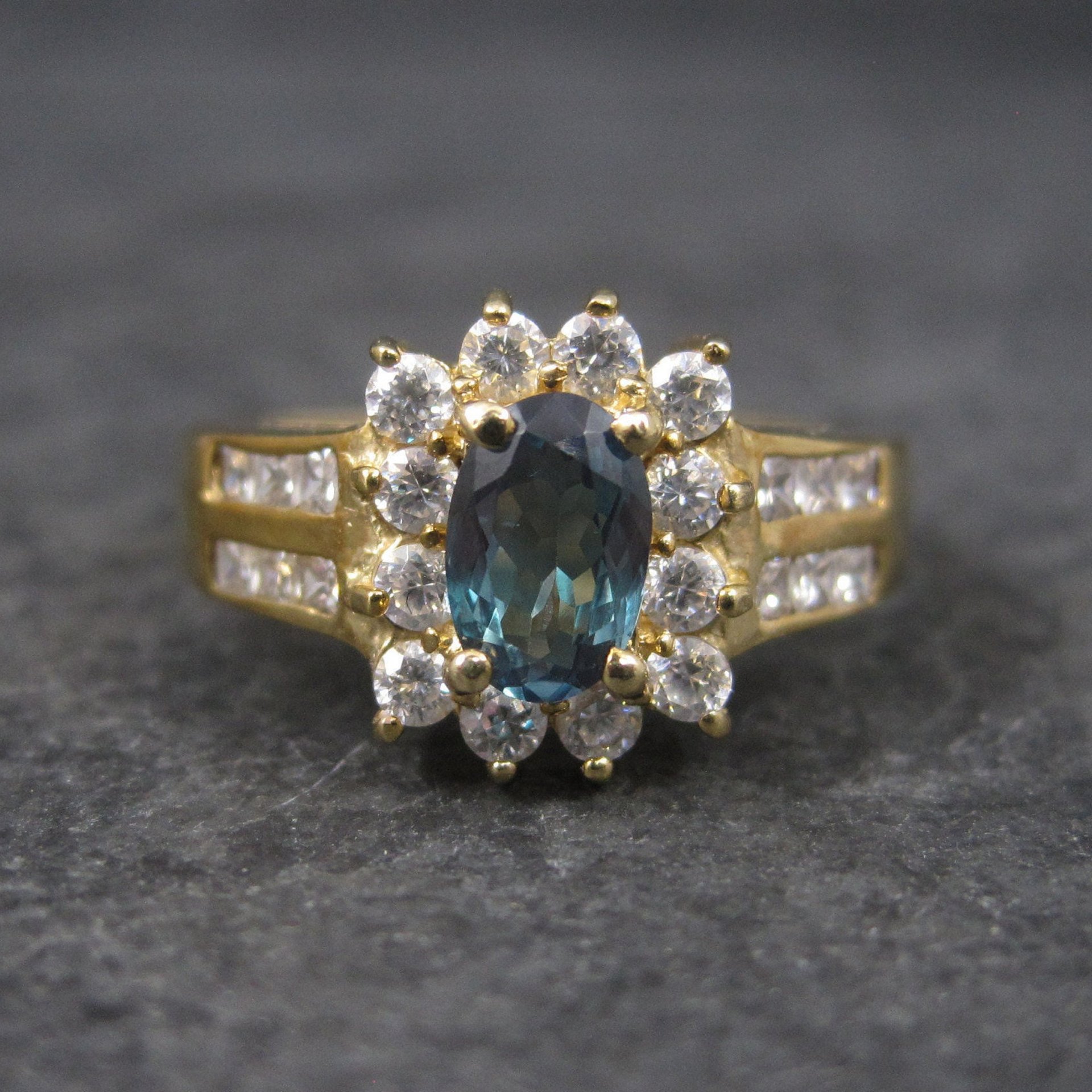 Vintage 10K .50 Carat Oval Diopside Ring Size 8