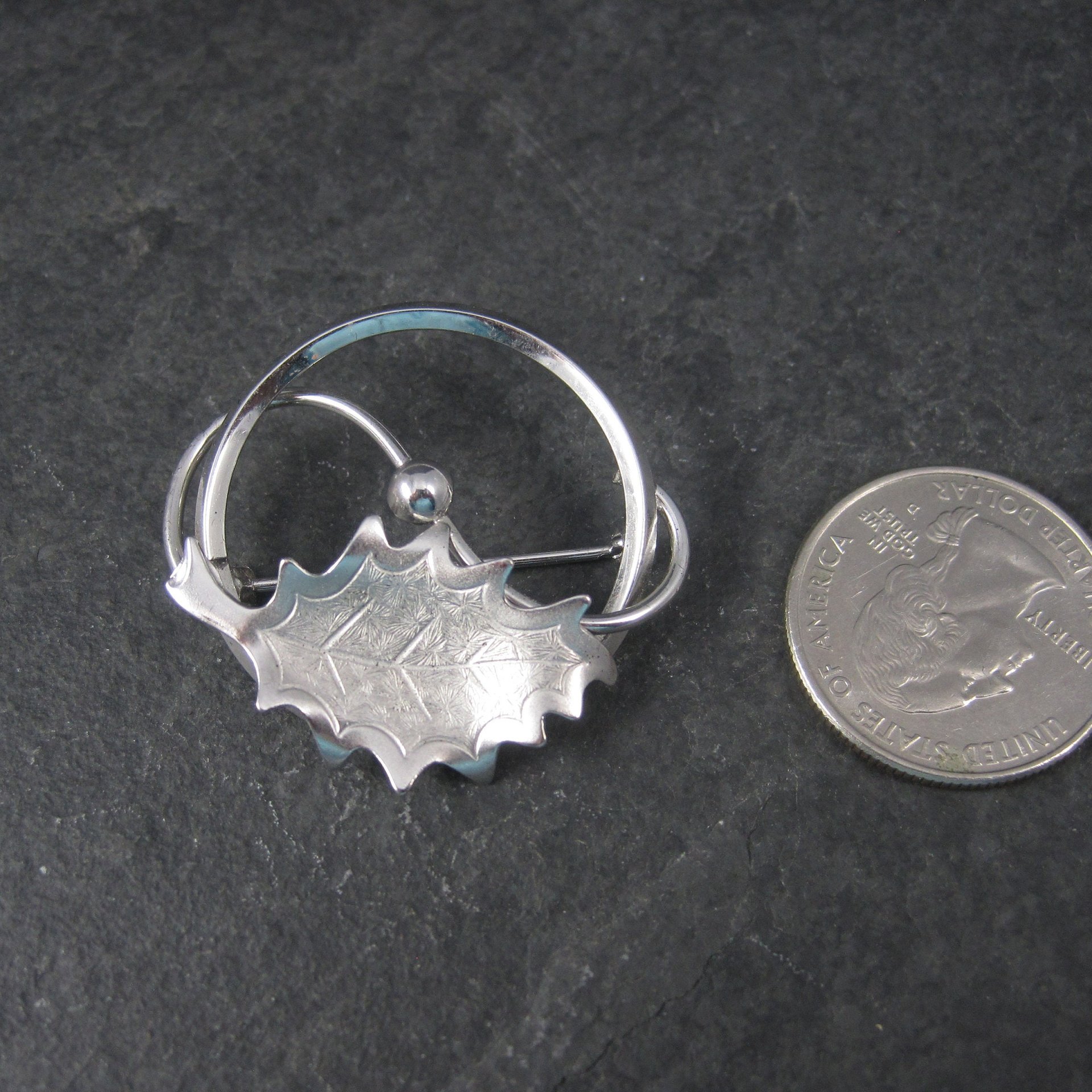 Vintage Reis Sterling Leaf Circle Brooch