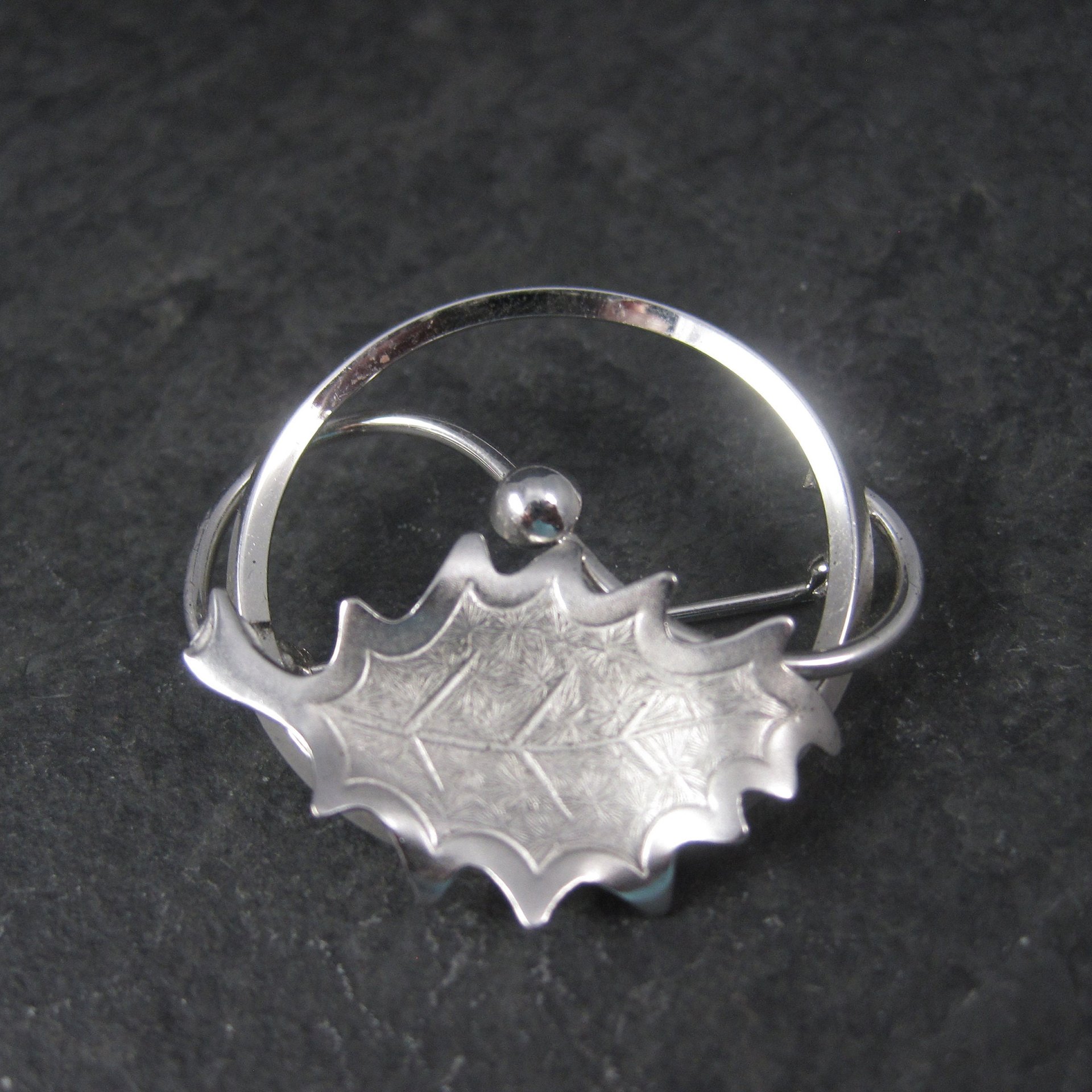 Vintage Reis Sterling Leaf Circle Brooch