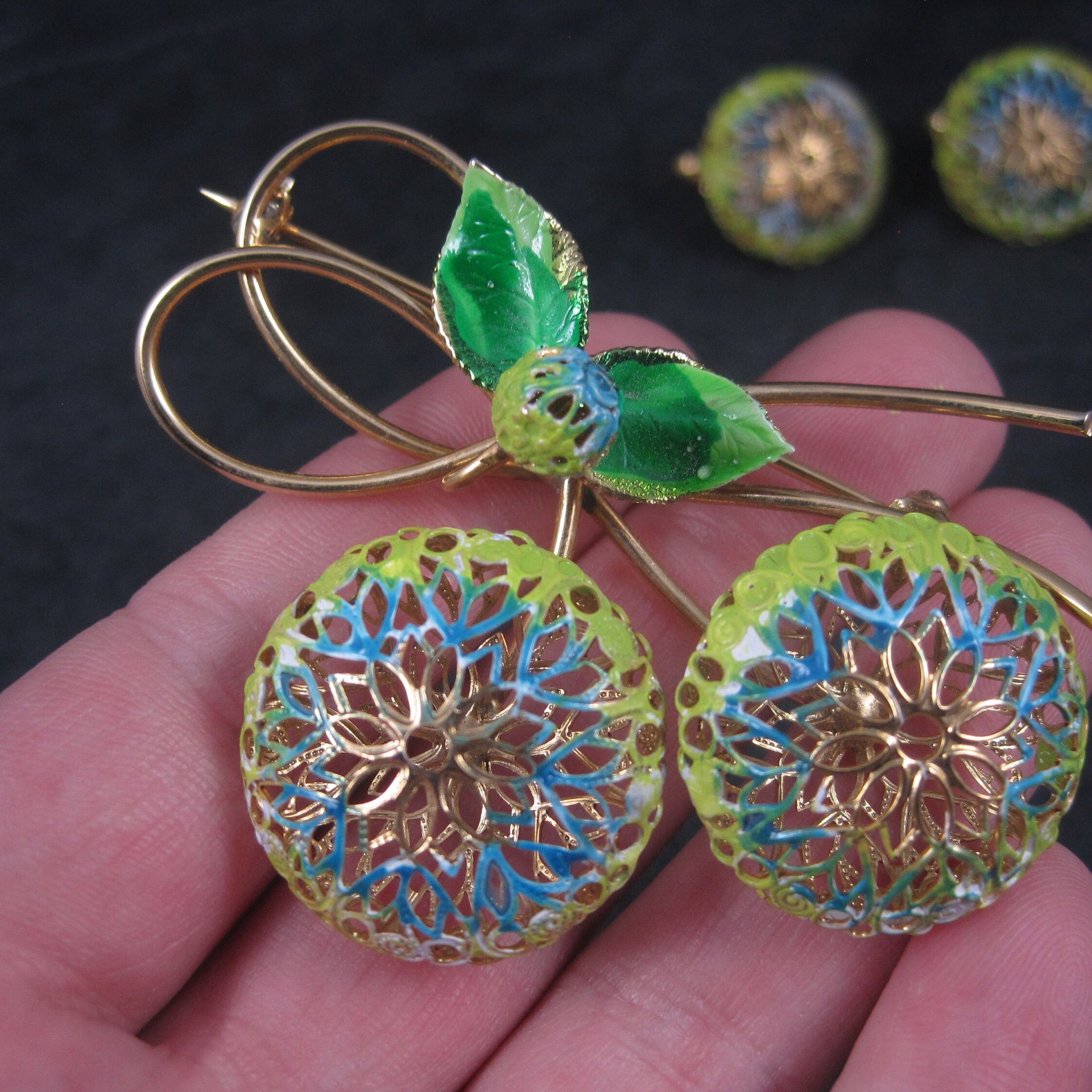 Vintage Prestige Enamel Brooch Clip On Earrings Jewelry Set in Box