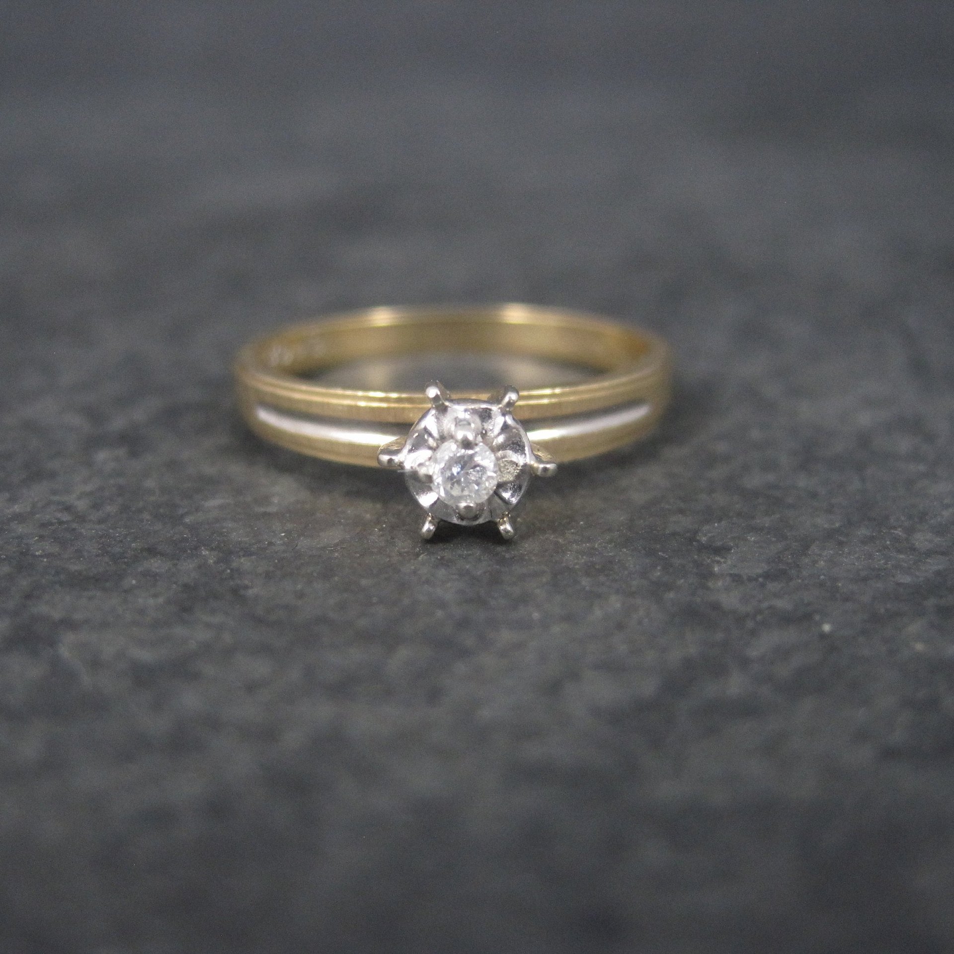 Simple Vintage 10K Diamond Illusion Solitaire Engagement Ring Size 6