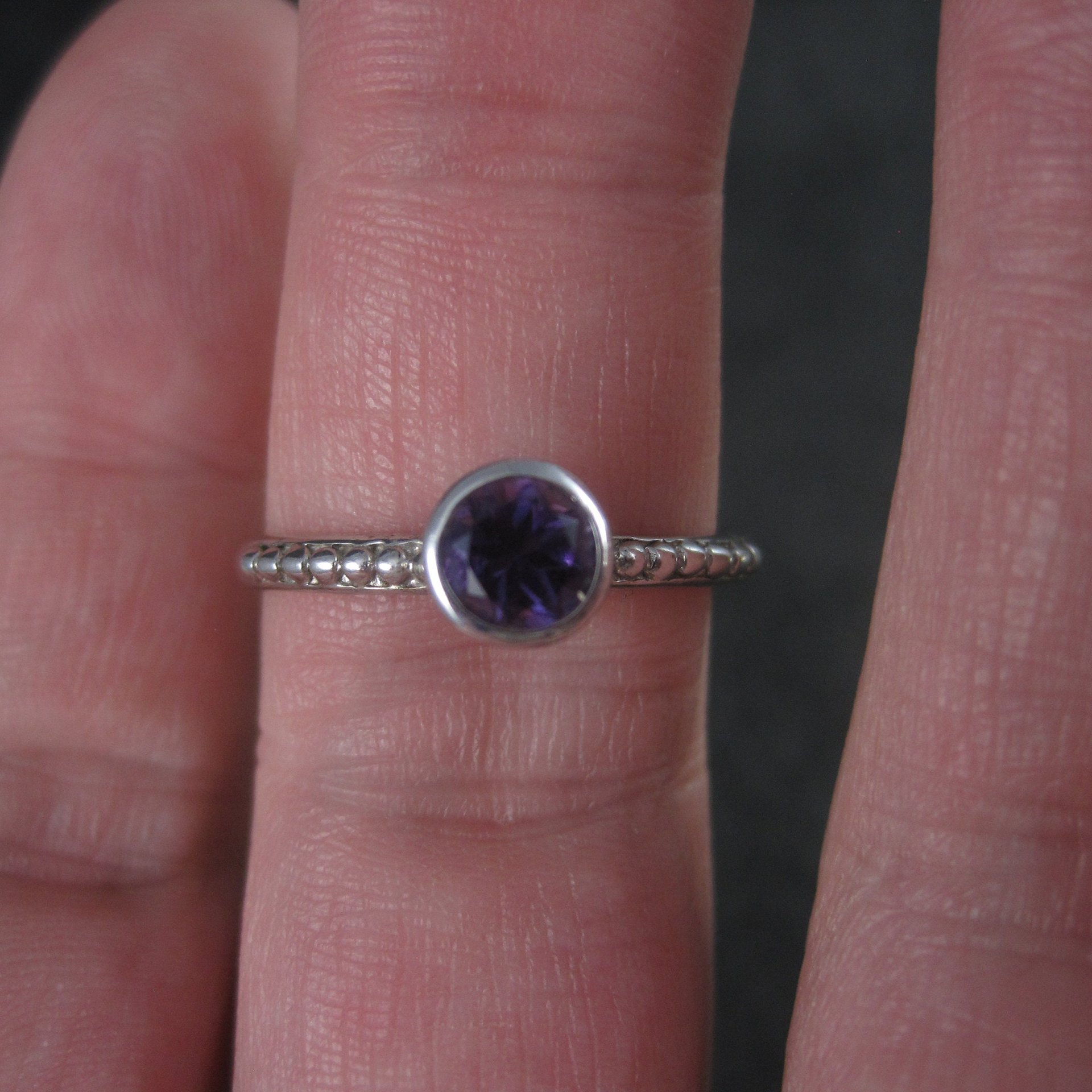 Simple Sterling Amethyst Solitaire Ring Size 9 Clyde Duneier