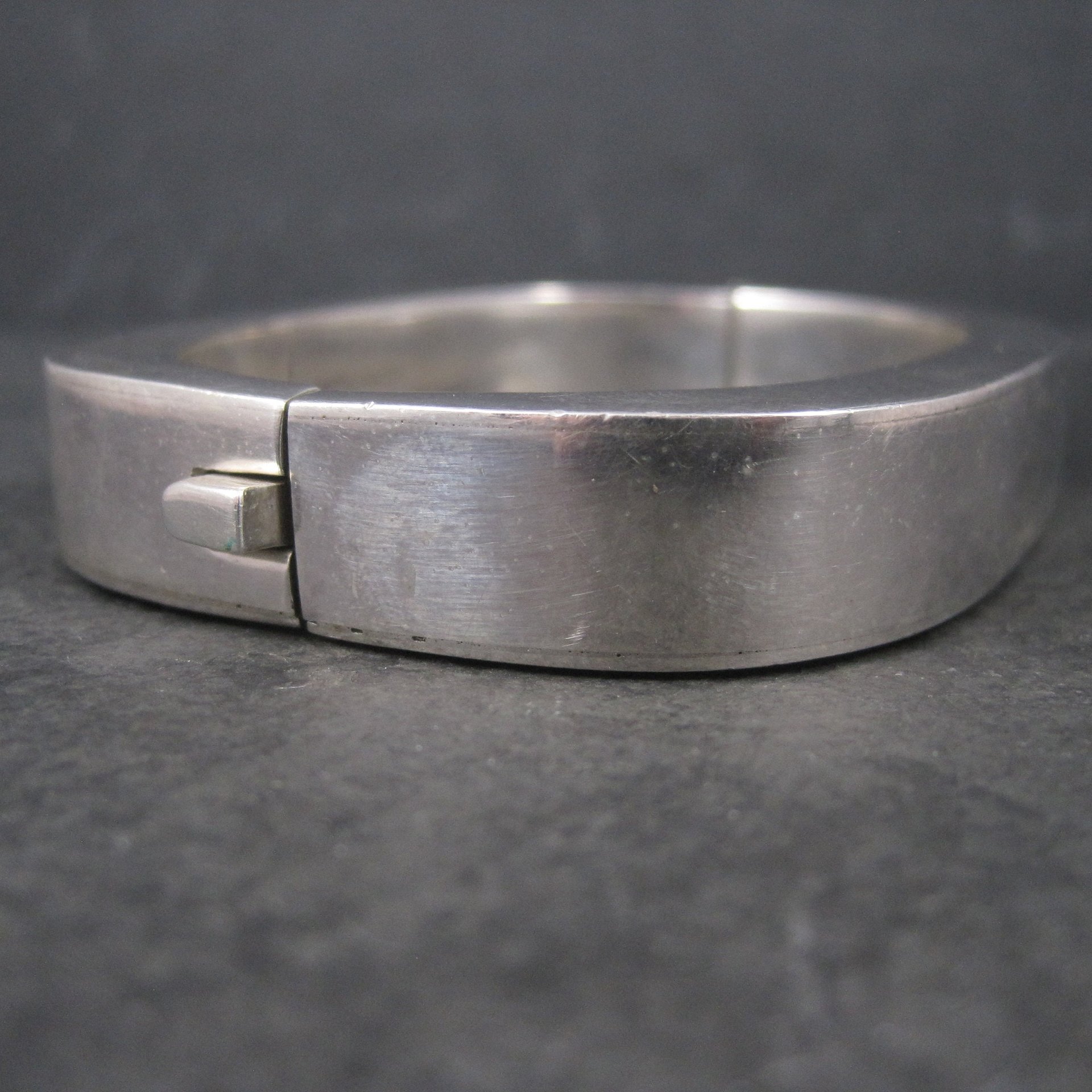 Heavy Vintage Mexican Sterling Bangle Bracelet 7 Inches