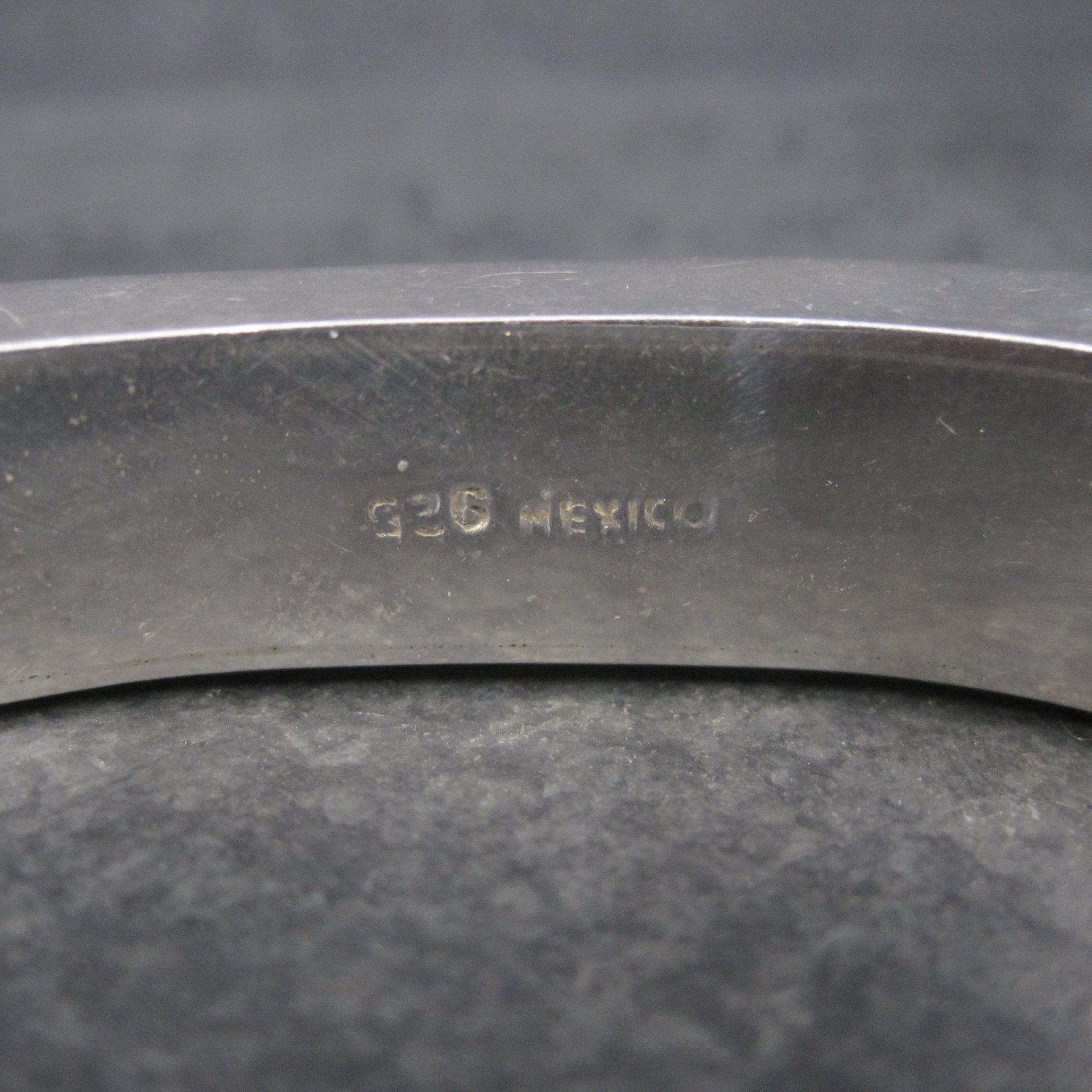 Heavy Vintage Mexican Sterling Bangle Bracelet 7 Inches