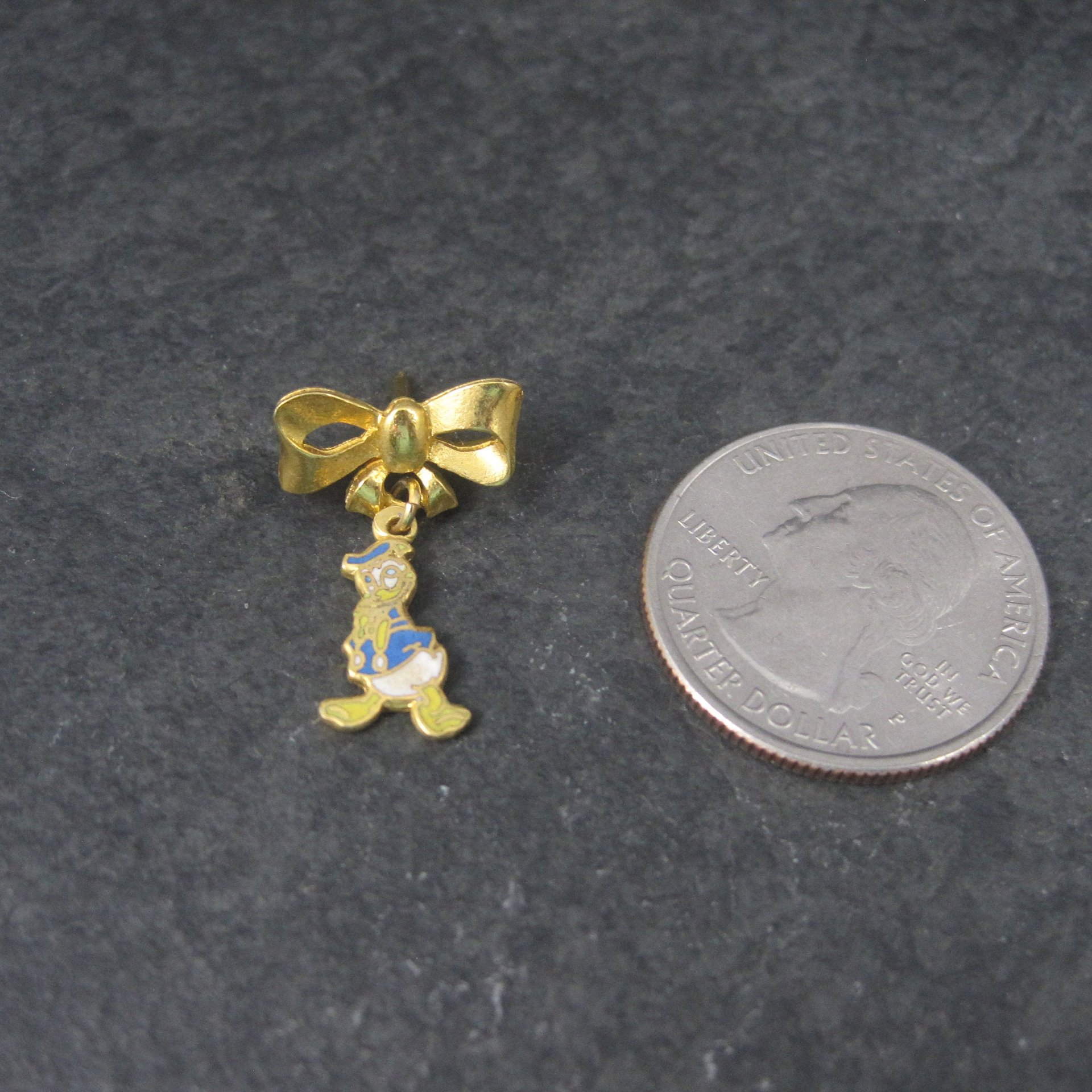 Vintage Licensed Disney Enamel Donald Duck Lapel Pin