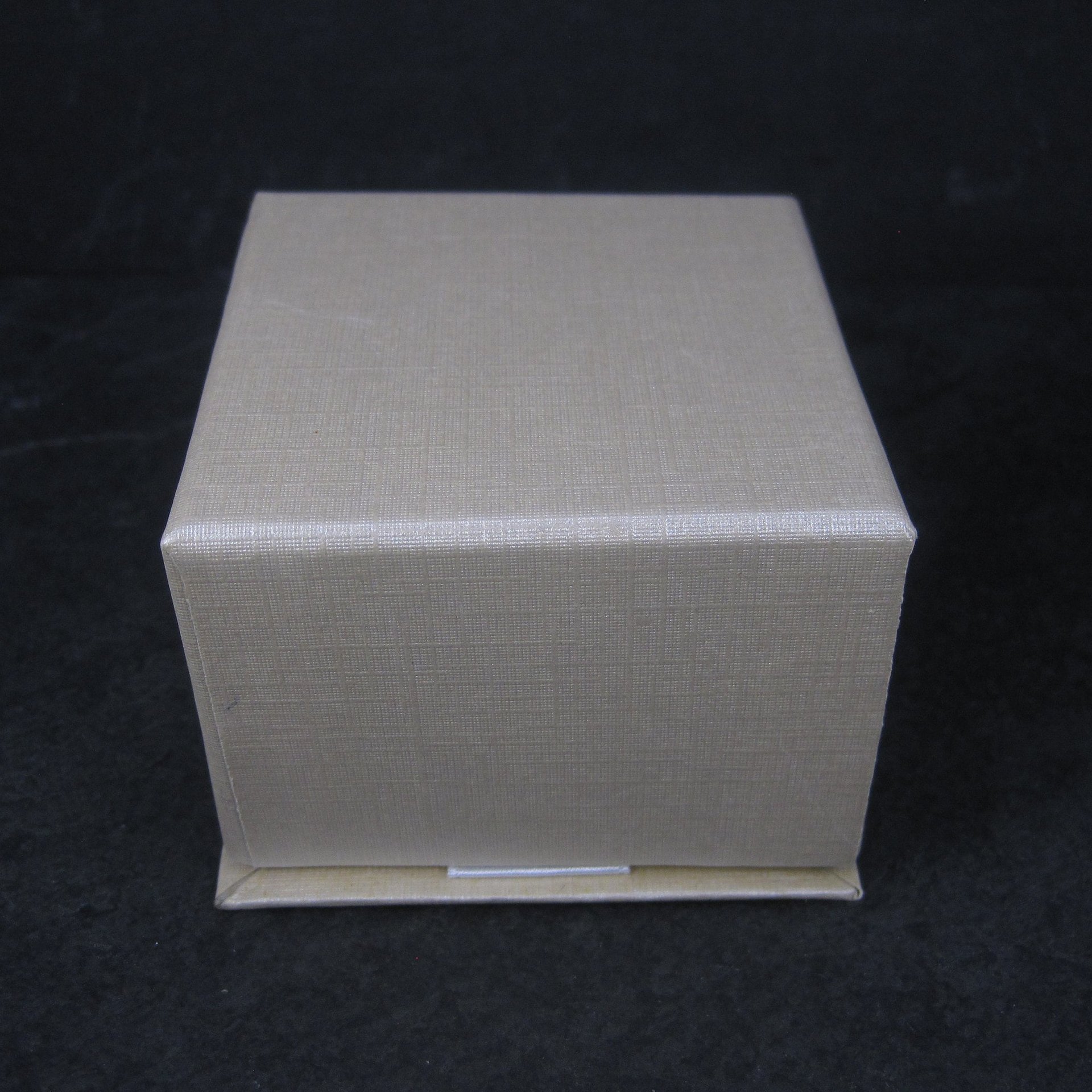 Iridescent Pearl Engagement Ring Box