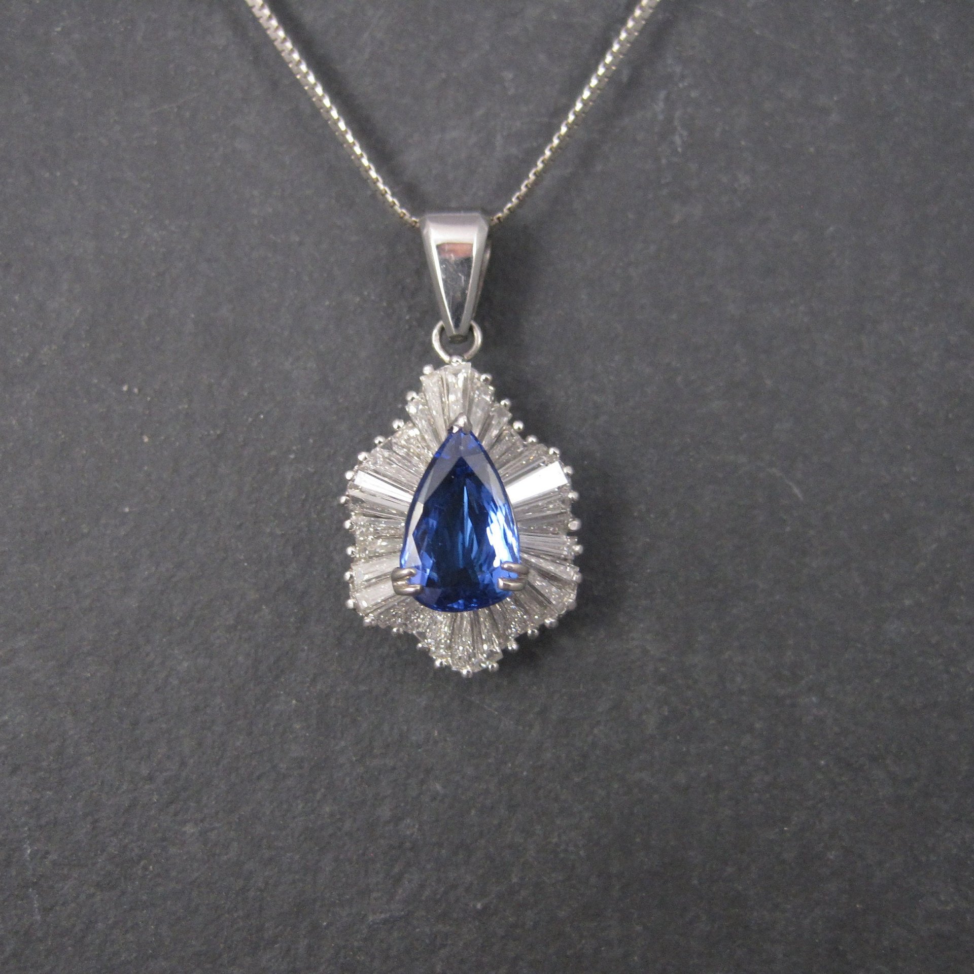 Estate 14K Tanzanite and Diamond Pendant Necklace 5.5 Carats