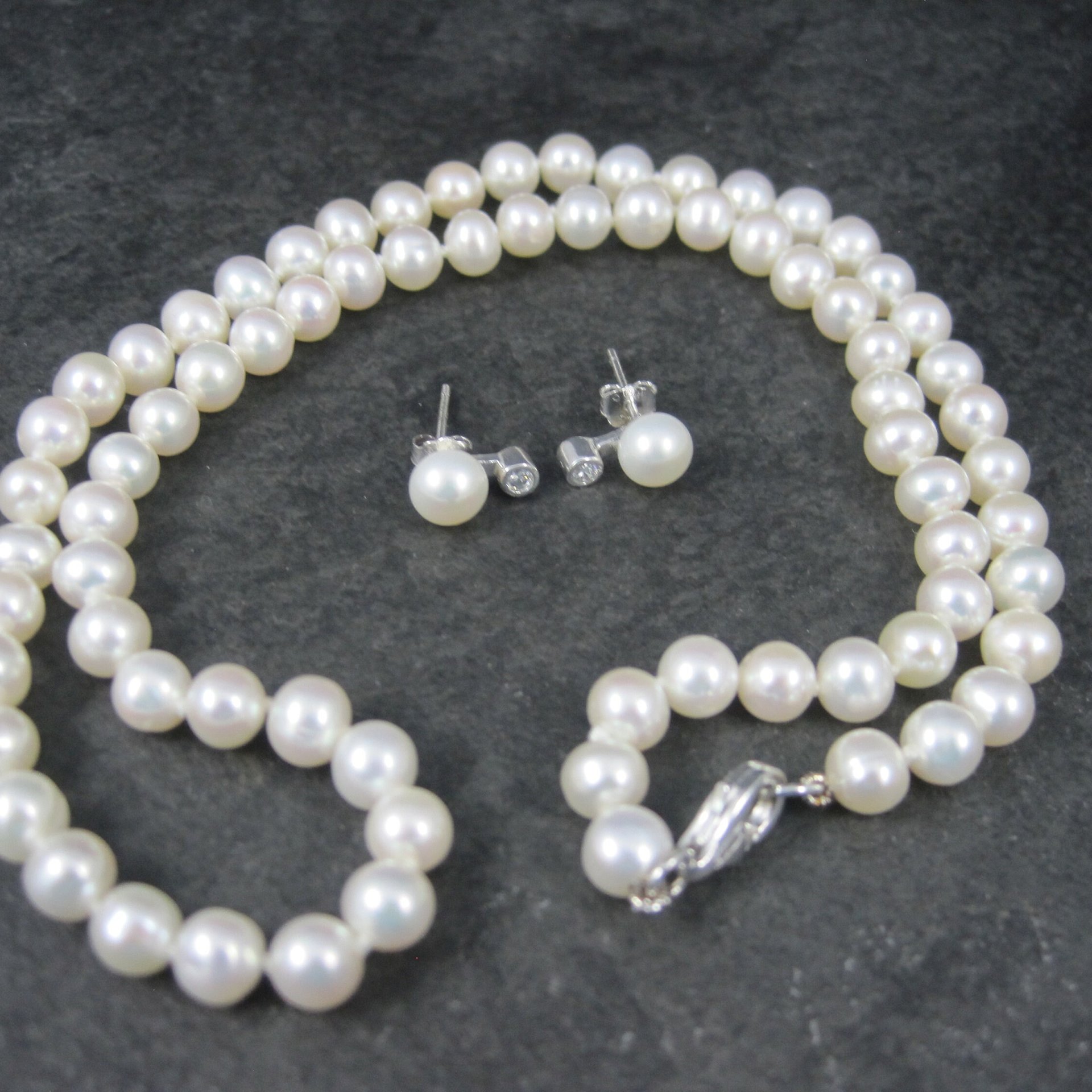 Vintage Freshwater Pearl Necklace Earrings Jewelry Set 18 Inches