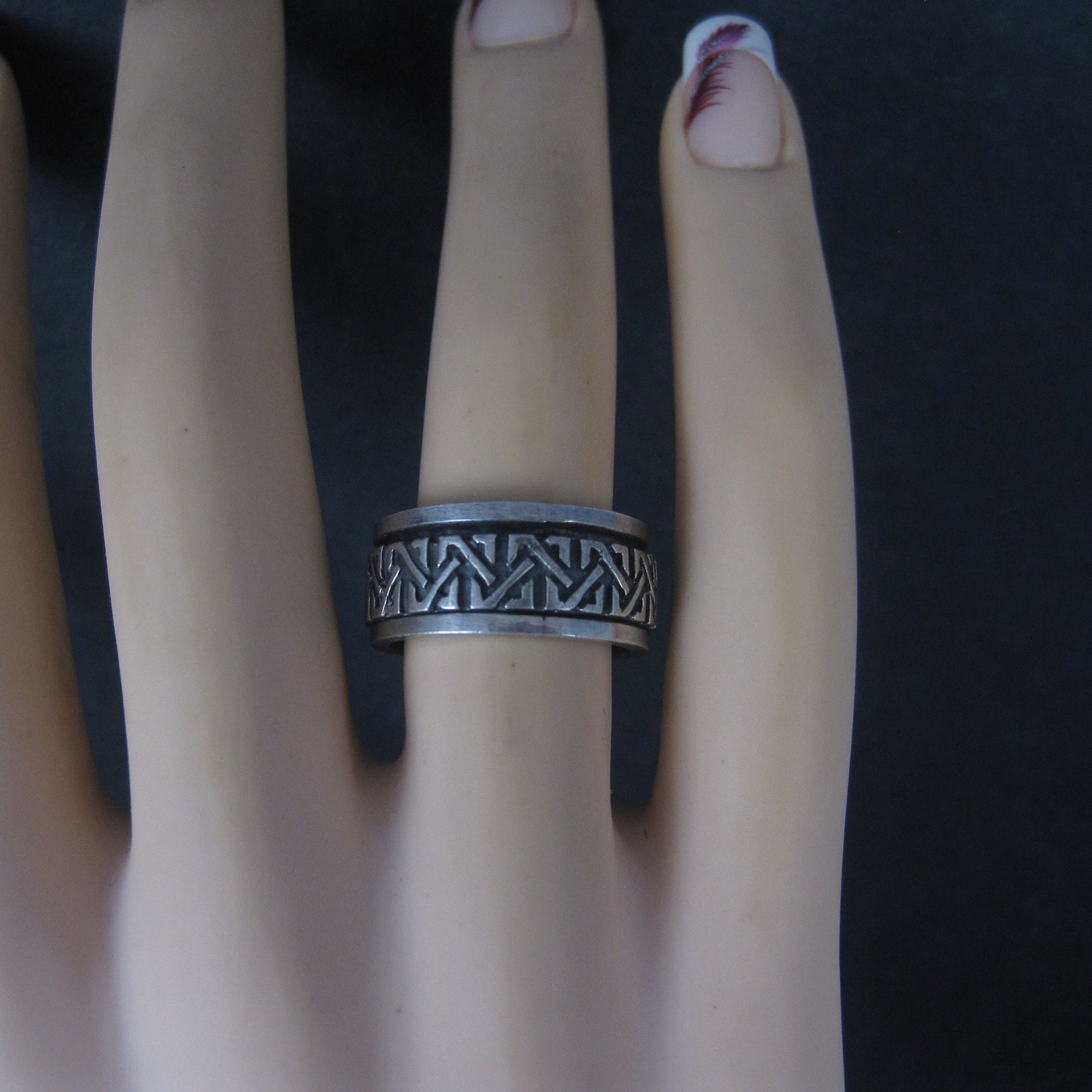 Vintage Sterling Celtic Spinner Worry Ring Size 6