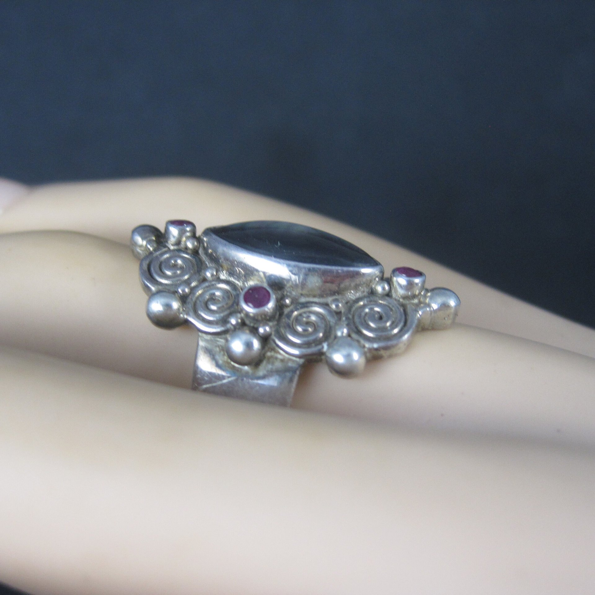 Vintage Sajen Black Mother of Pearl Ruby Ring Size 8
