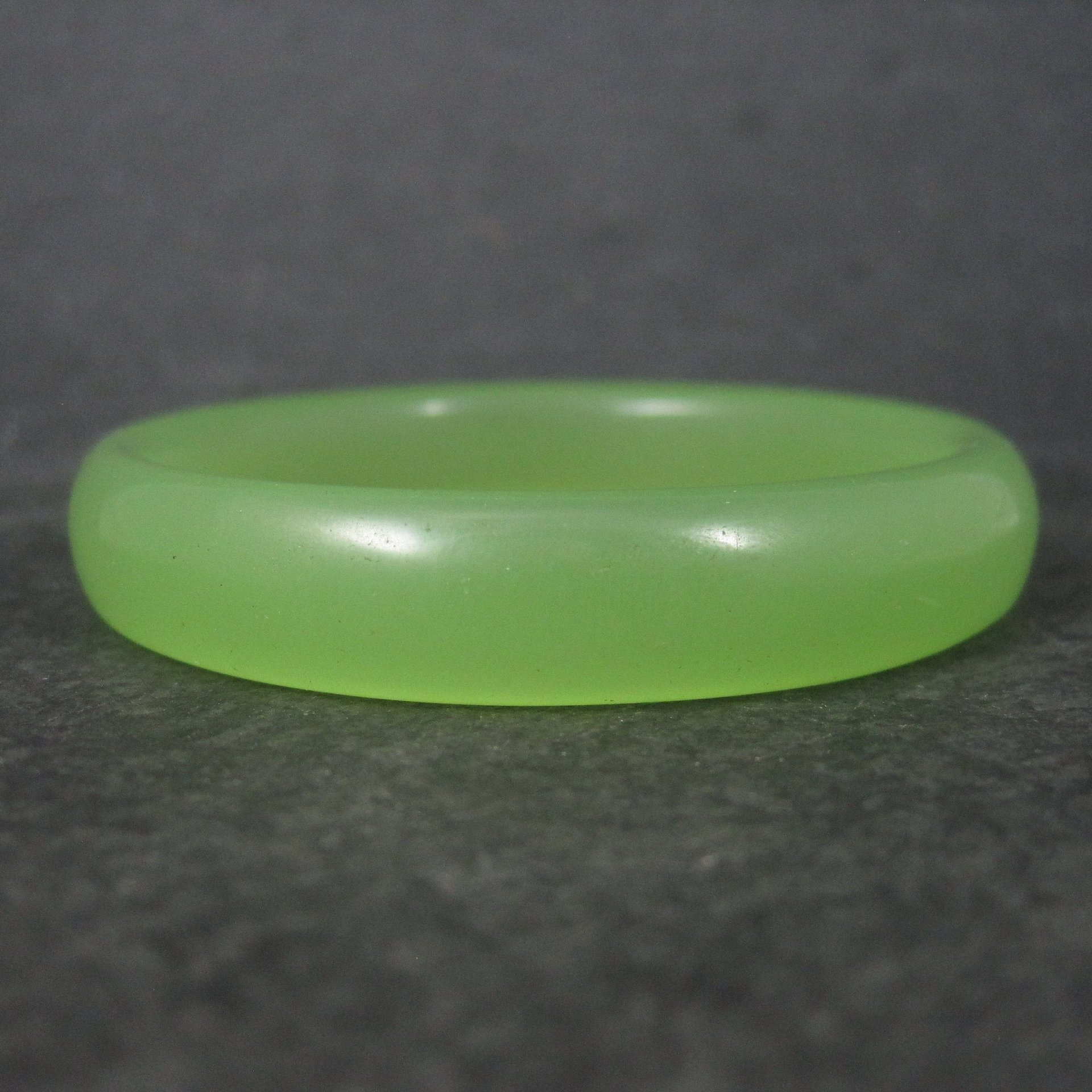 Small Vintage Green Peking Glass Bangle Bracelet 6.5 Inches