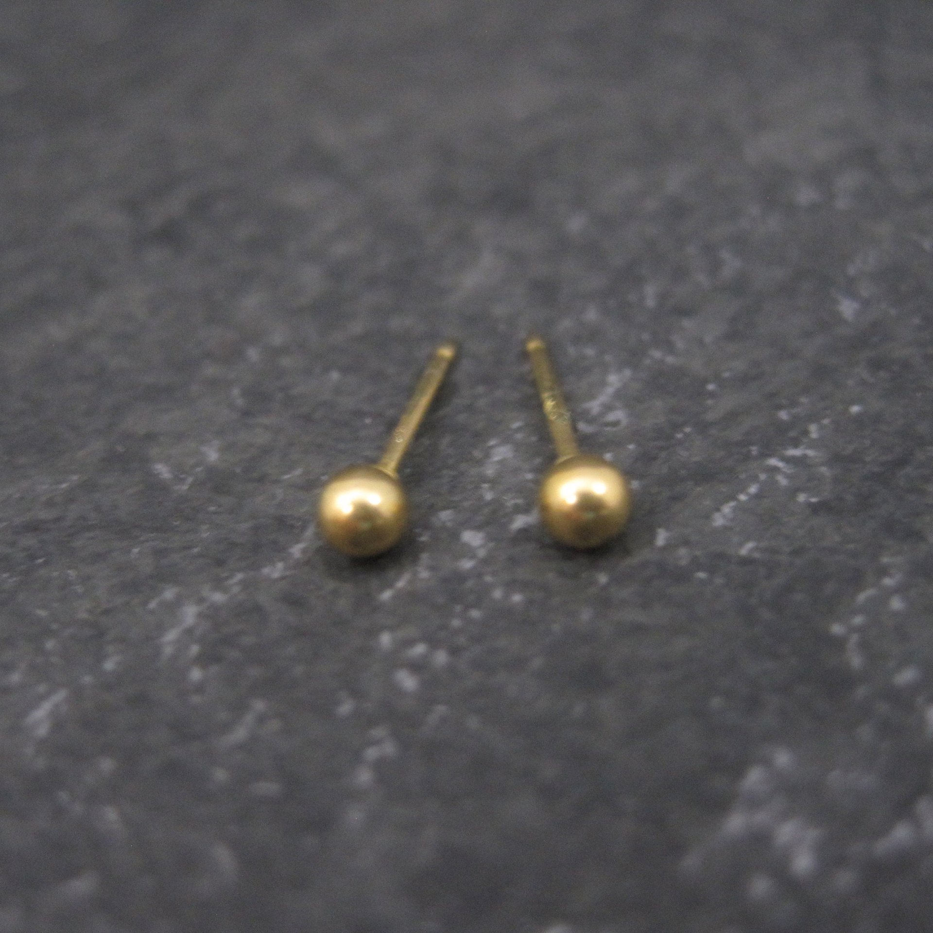 Vintage 14K 3mm Ball Stud Earrings Piercing