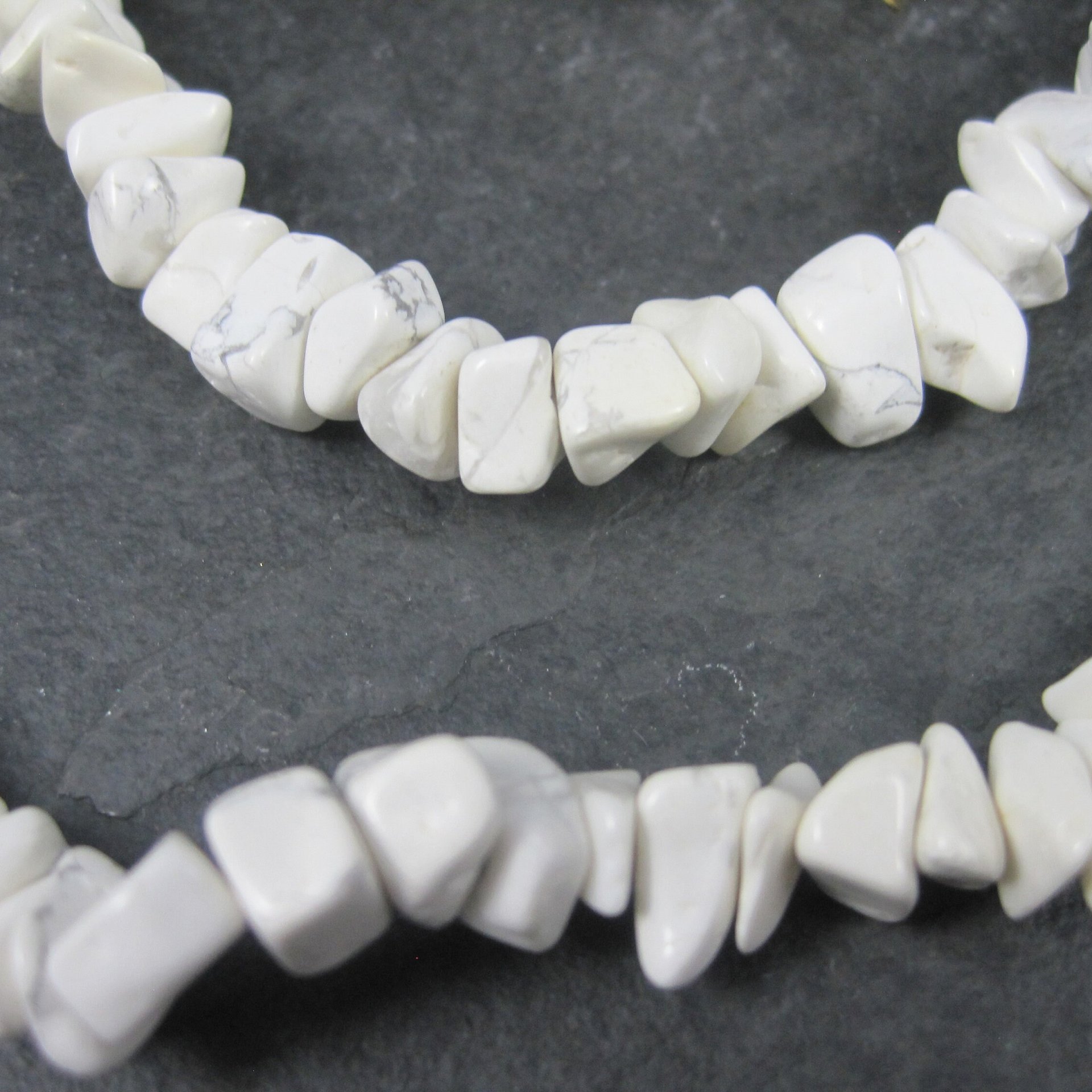 Vintage Howlite Nugget Bead Necklace 30 Inches