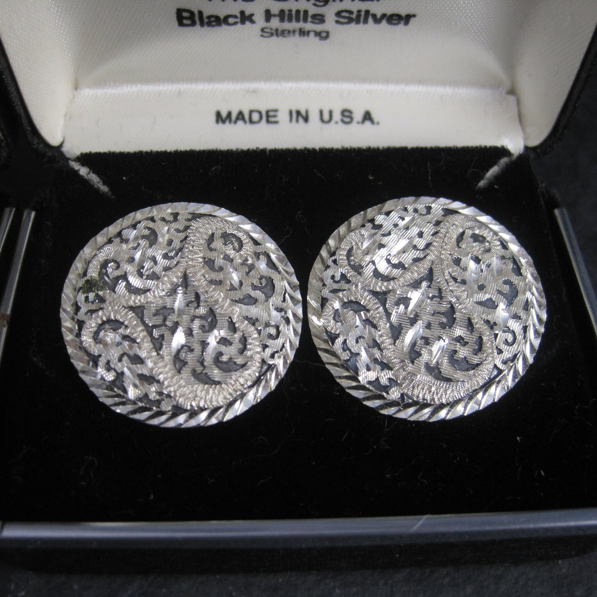 Large Langers Black Hills Silver Diamond Cut Earrings New Old Stock