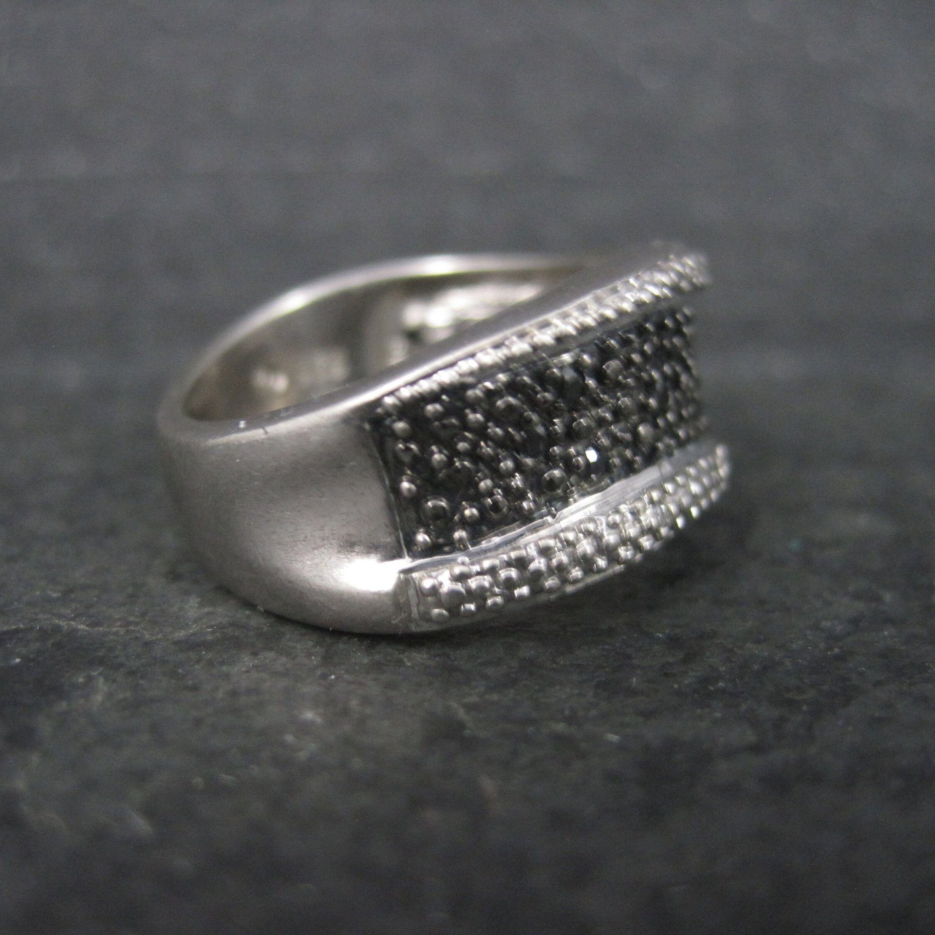 Sterling Black White Diamond Illusion Ring Wavy Band Size 7