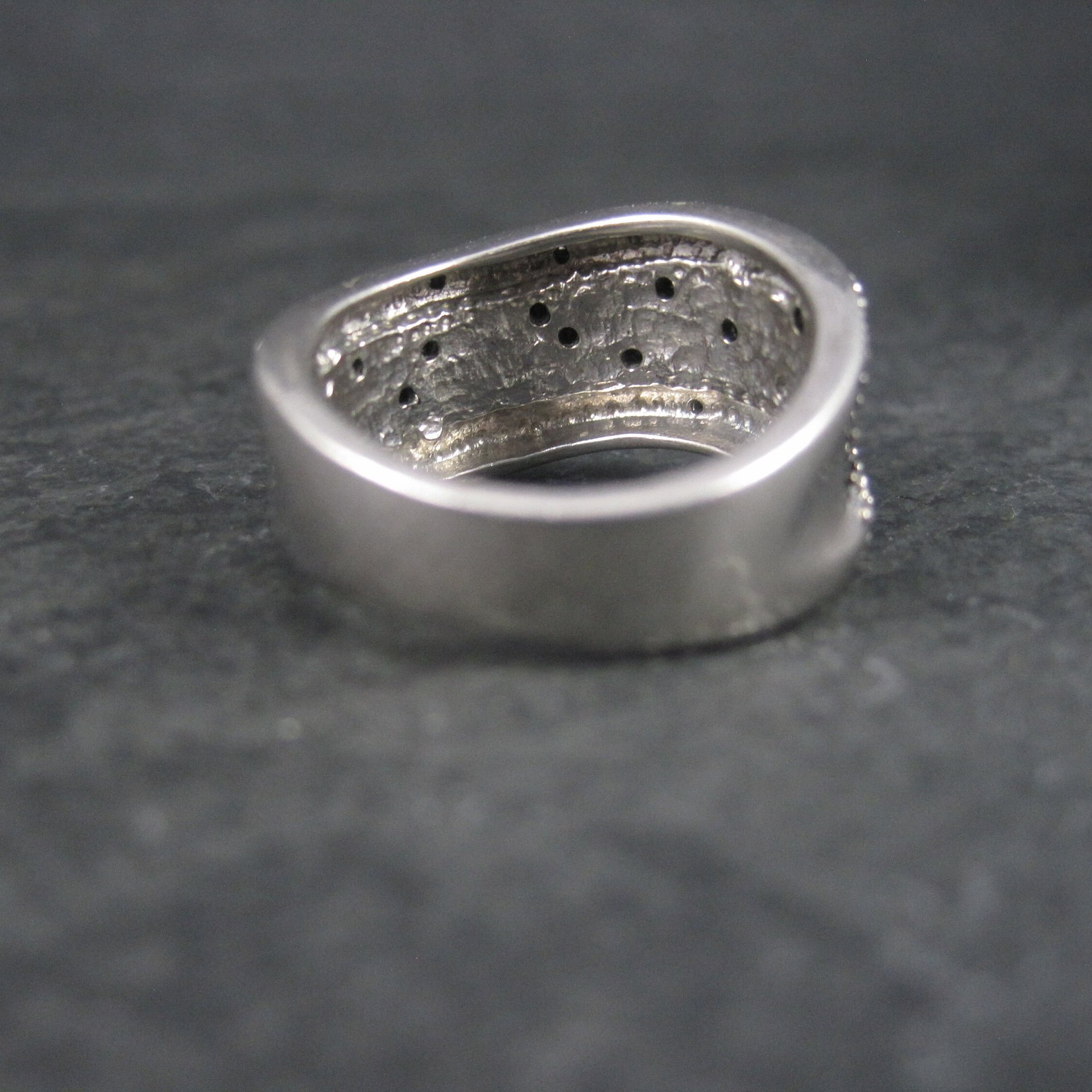 Sterling Black White Diamond Illusion Ring Wavy Band Size 7