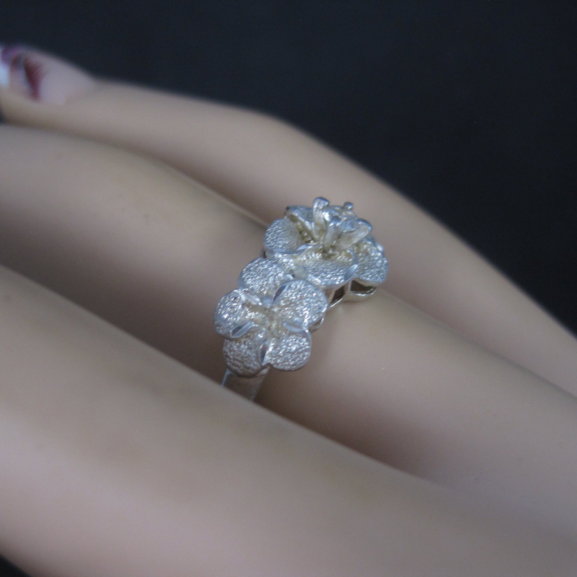 Sterling 3 Flower Ring Size 7