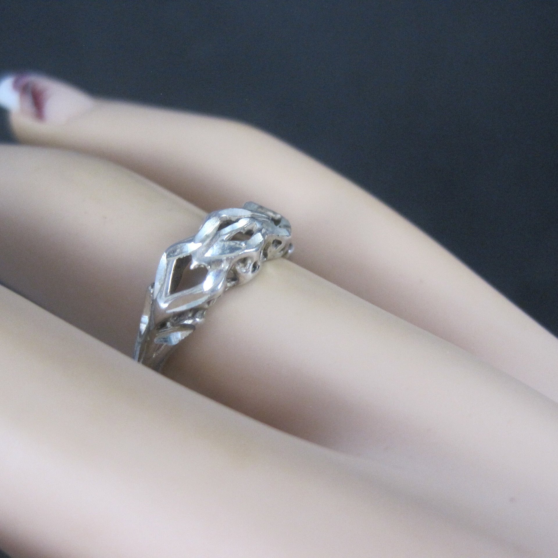 Vintage Sterling Diamond Cut Ring Size 6