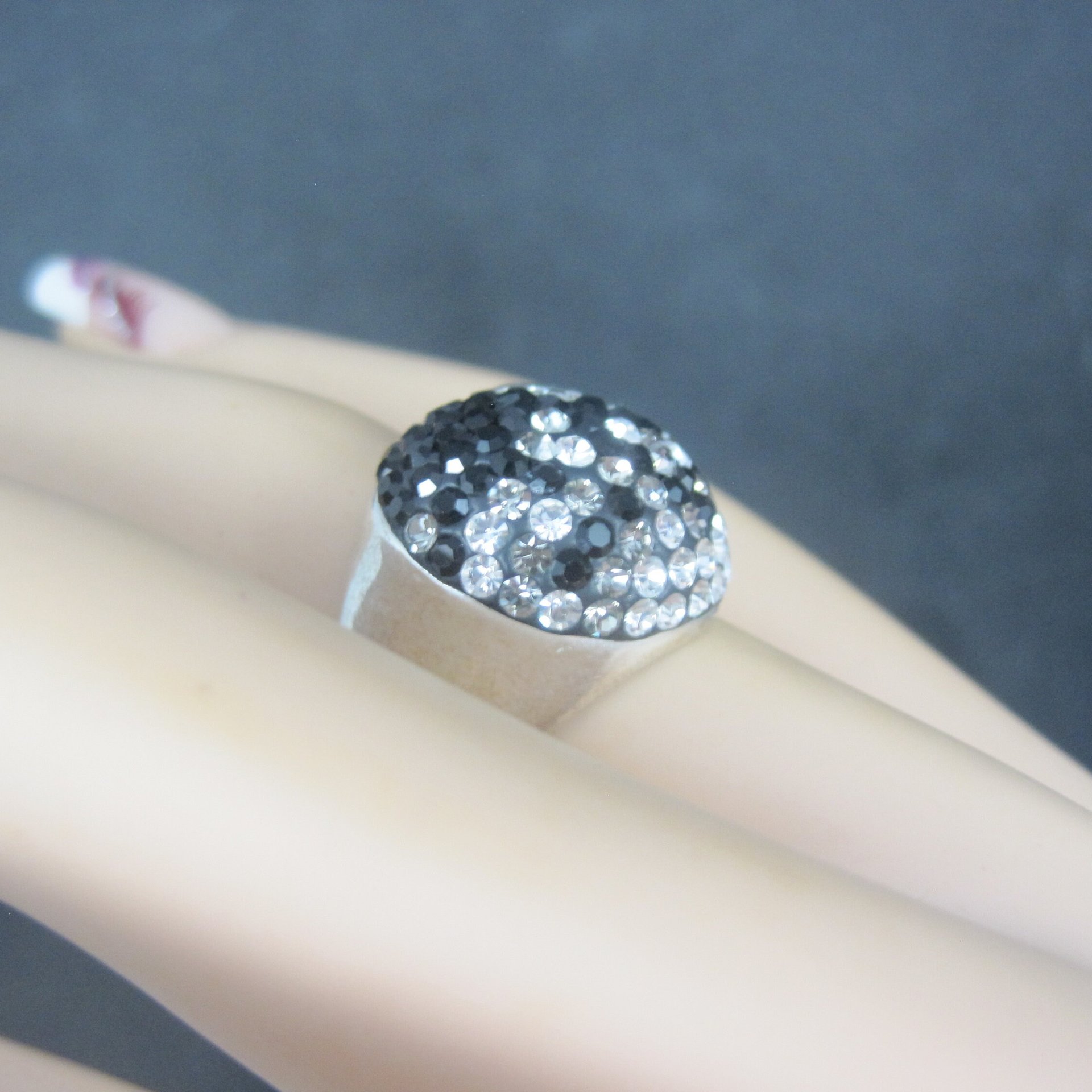 Vintage Sterling Black White Crystal Heart Ring Size 6