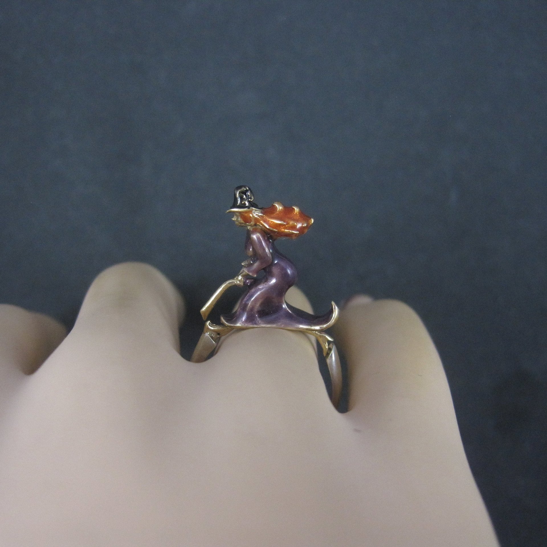 Vintage Sterling Enamel Witch Ring Size 7.5