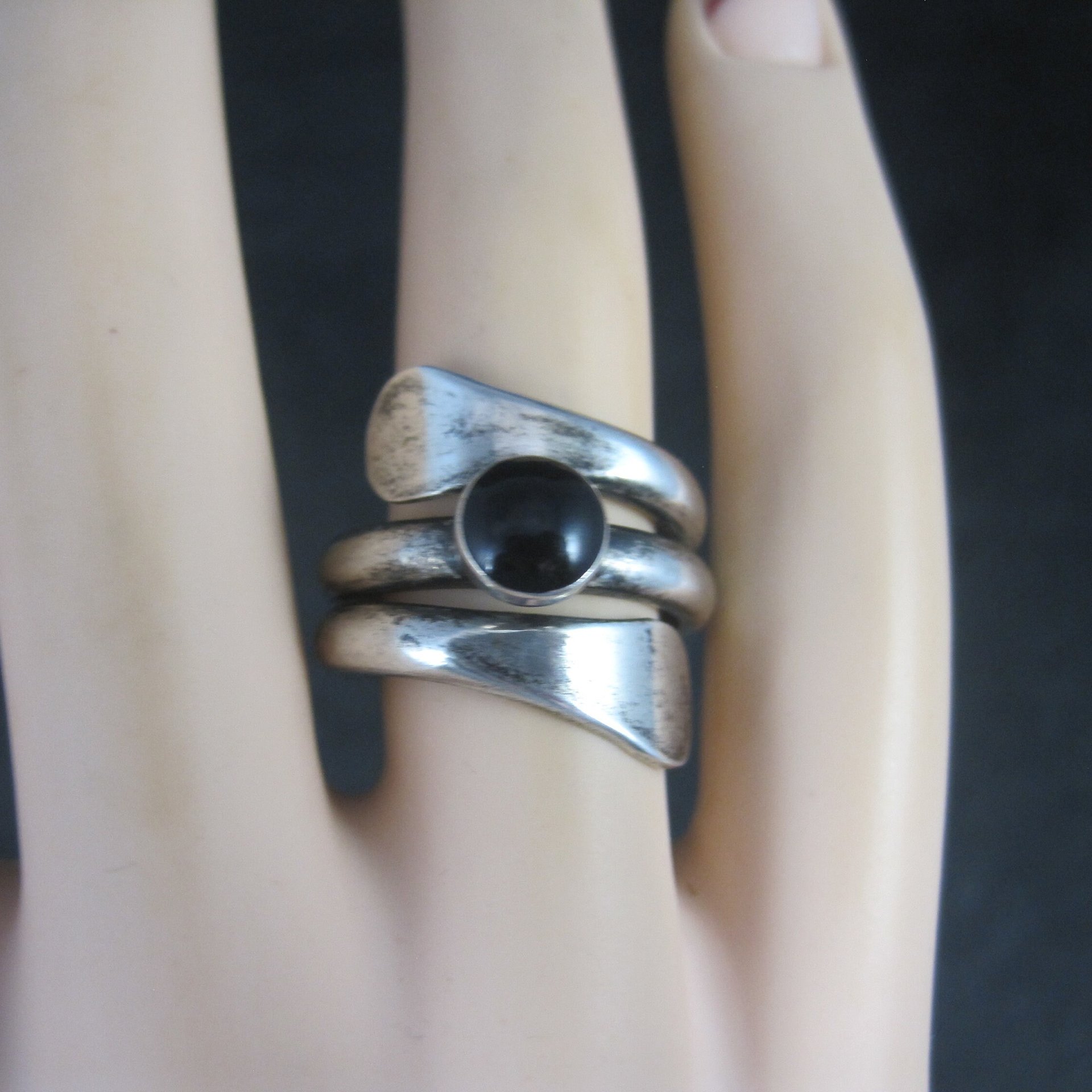 Vintage Sterling Black Wrap Ring Size 7