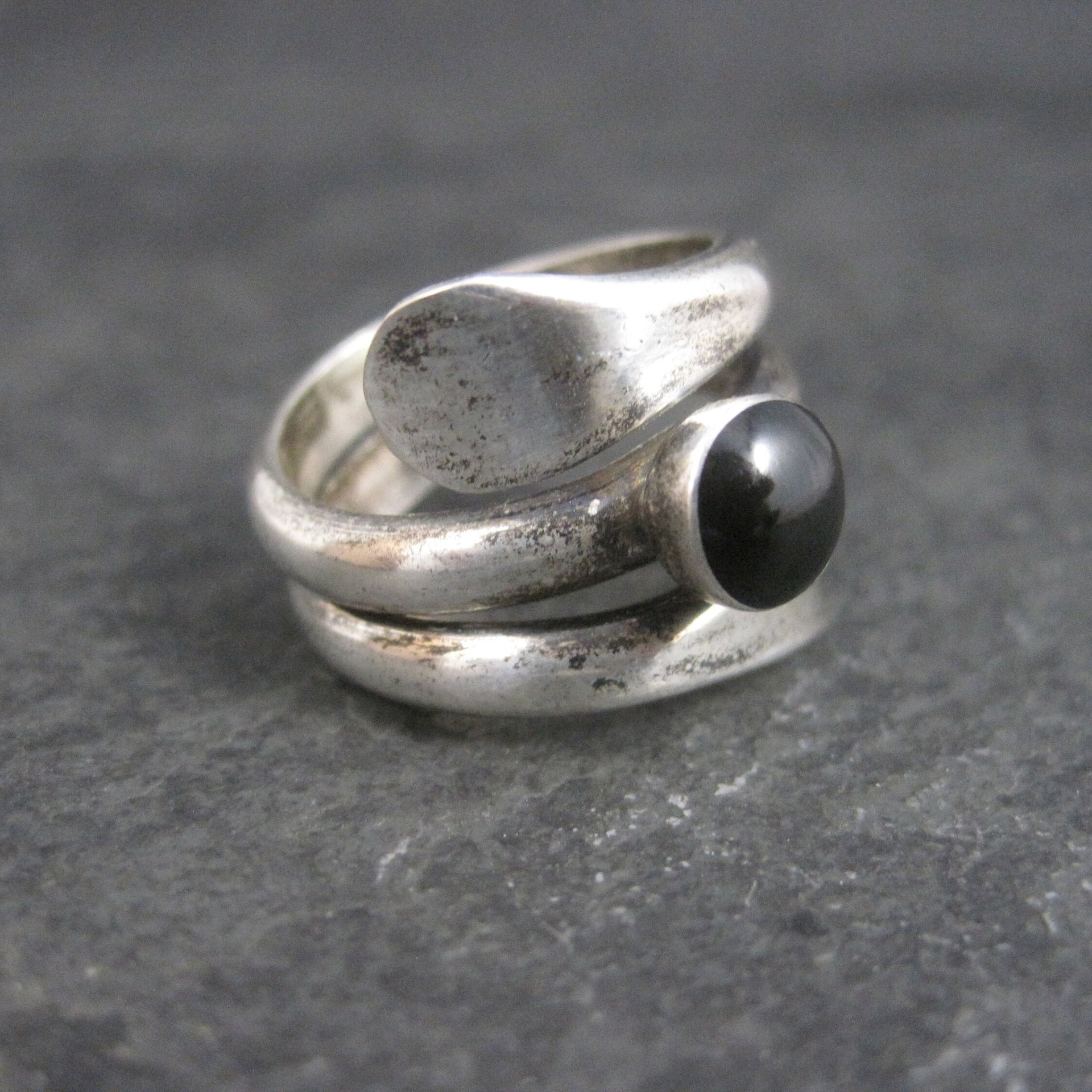 Vintage Sterling Black Wrap Ring Size 7