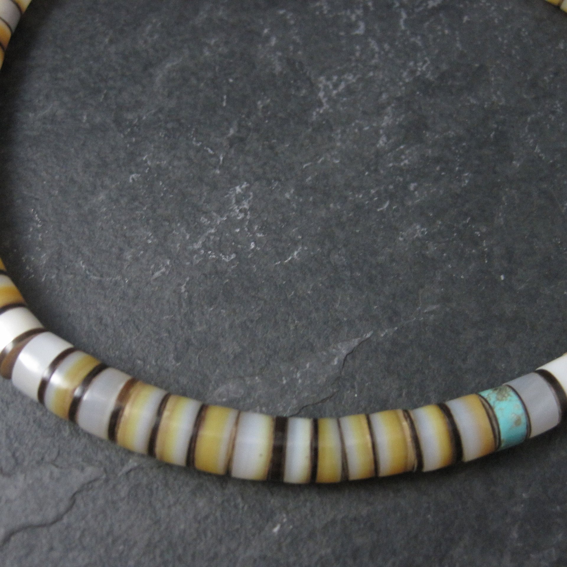 Southwestern Turquoise Shell Necklace 17"