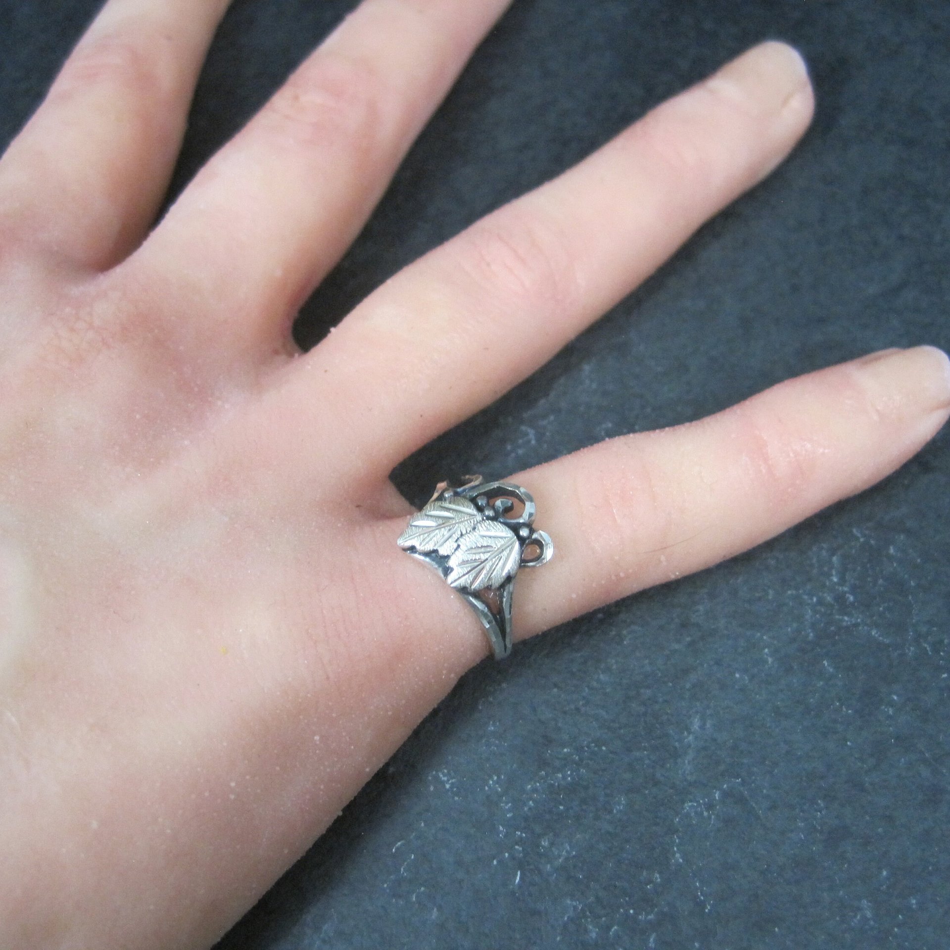 Black Hills Silver Leaf Ring Size 6