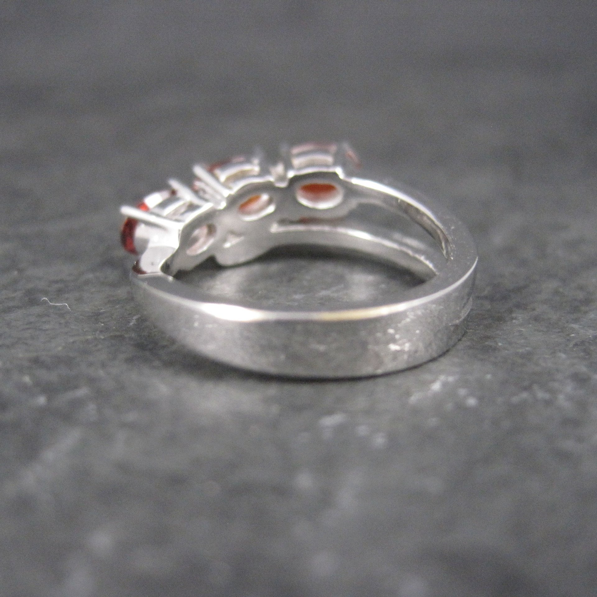 Vintage 10K White Gold Garnet Ring Size 6