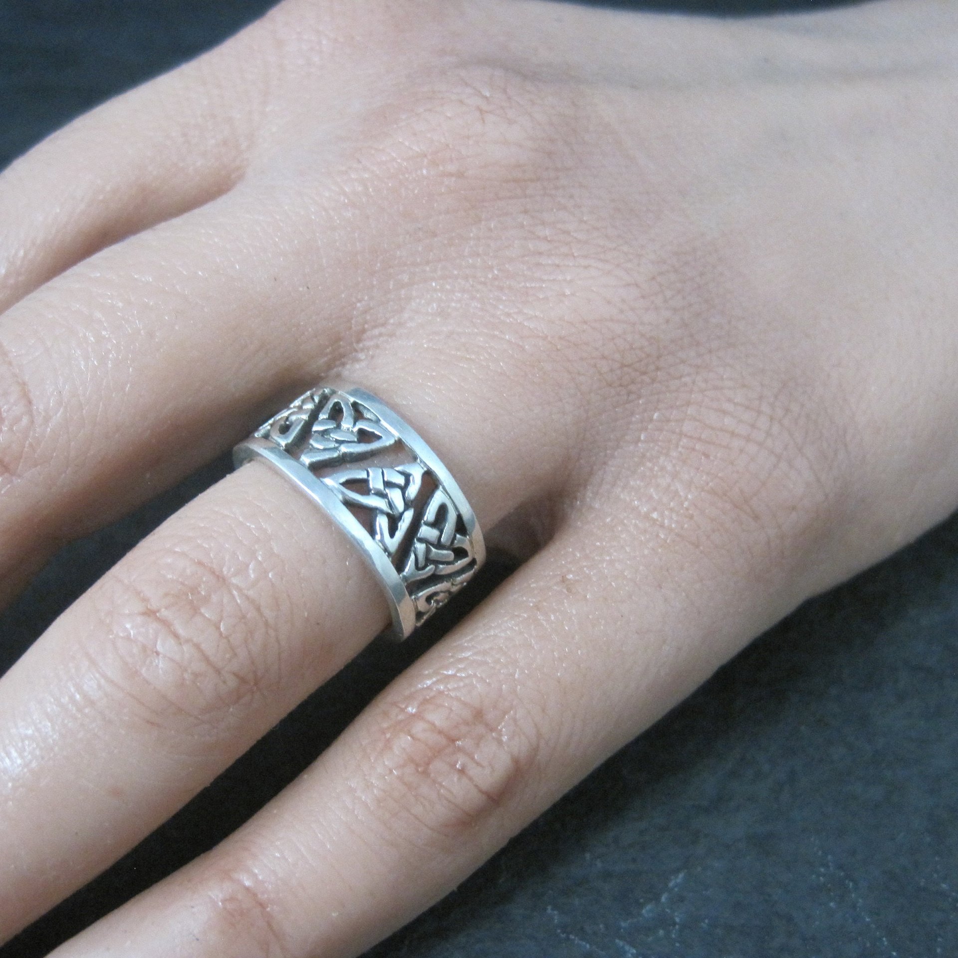 Estate Sterling 9mm Celtic Band Ring Size 5.5