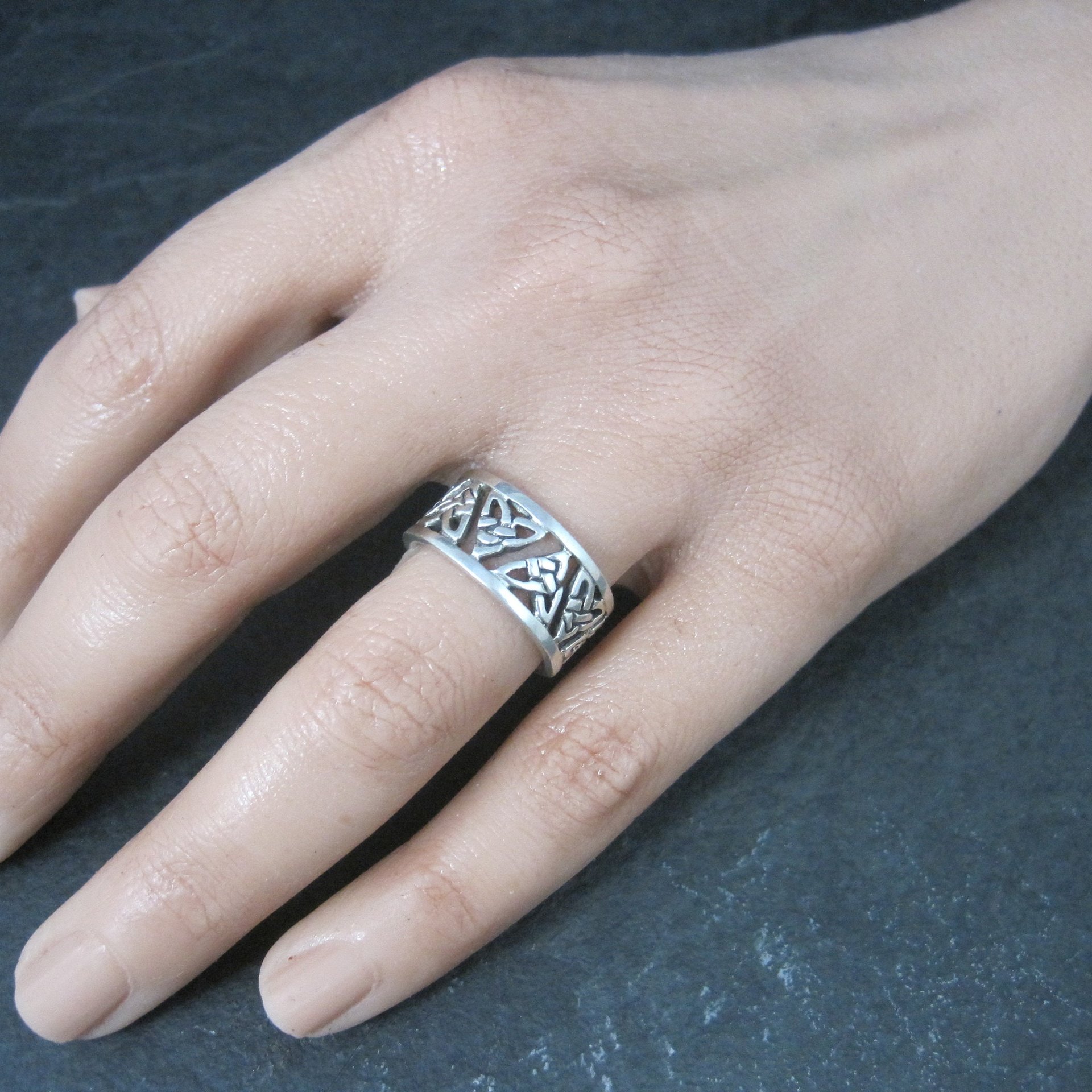 Estate Sterling 9mm Celtic Band Ring Size 5.5