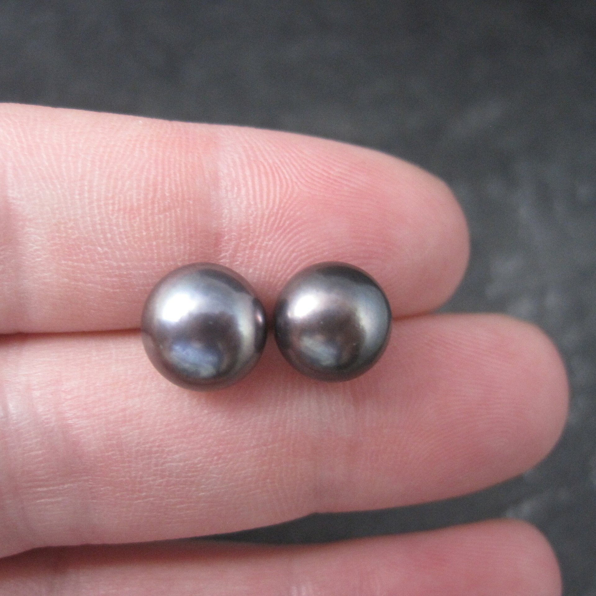Vintage 90s Sterling 9mm Peacock Pearl Stud Earrings