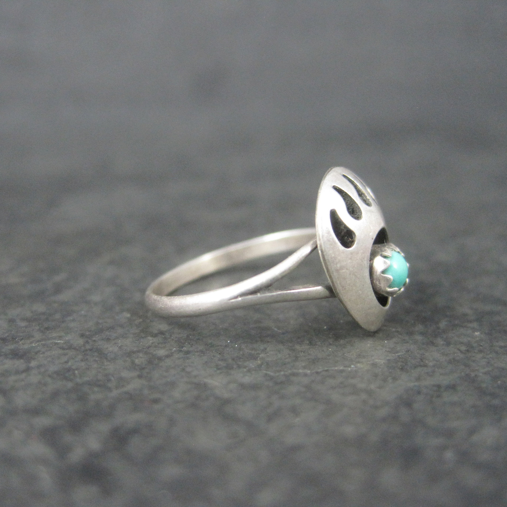 Dainty Sterling Turquoise Bear Paw Ring Size 6