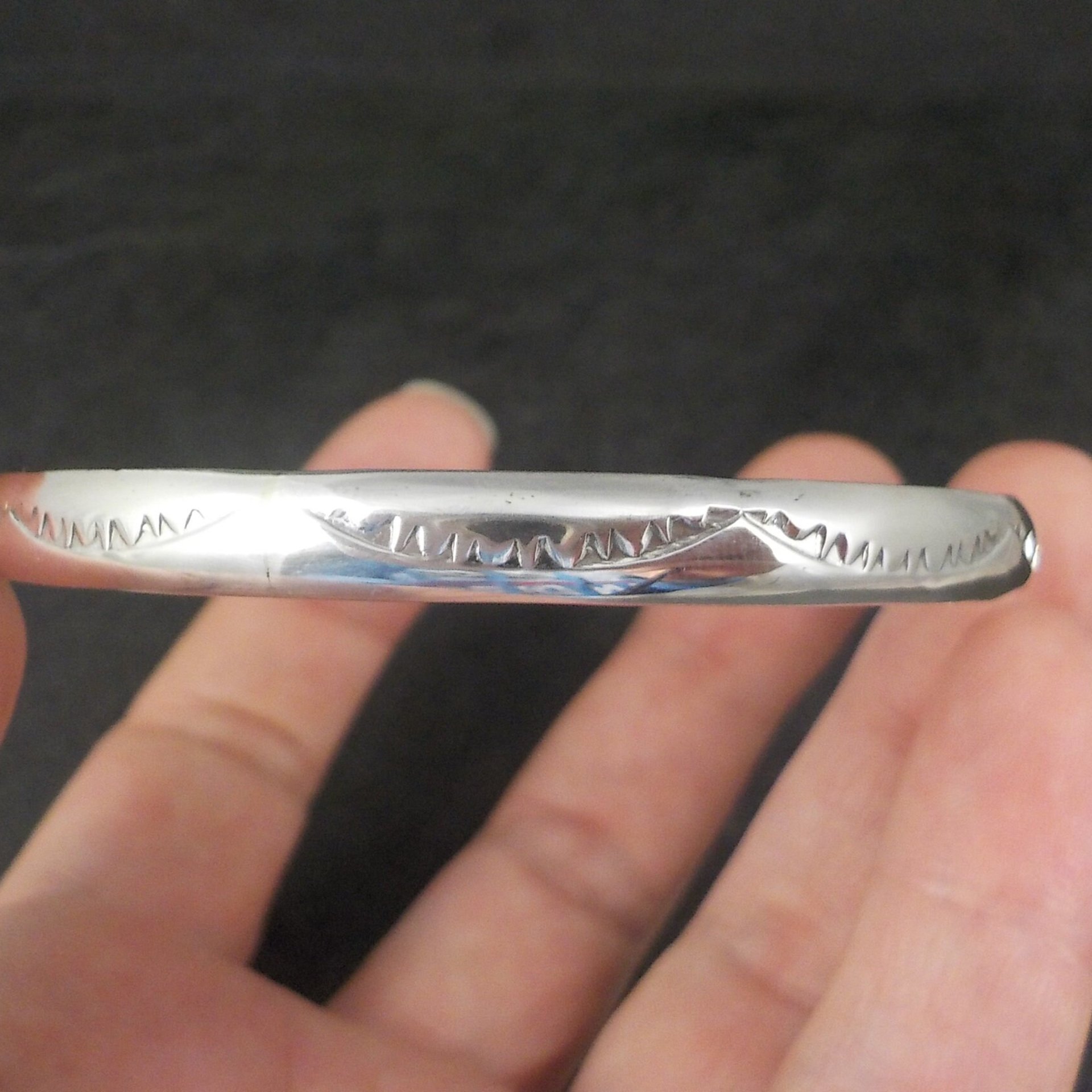 Navajo Vintage Sterling Bangle Bracelet 7.5 Inches