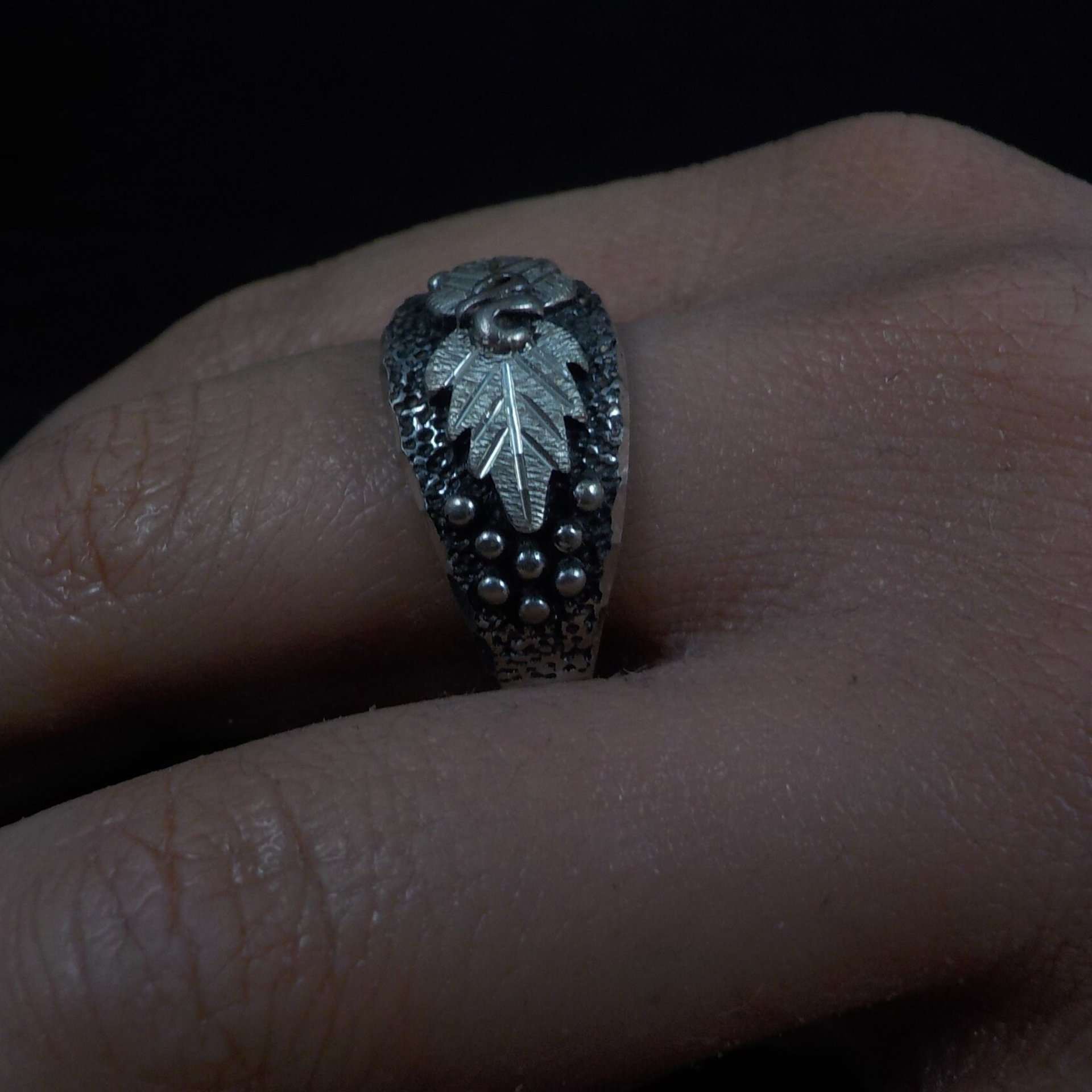 Mens Black Hills Silver Leaf Ring 90s New Old Stock Multiple Sizes Available