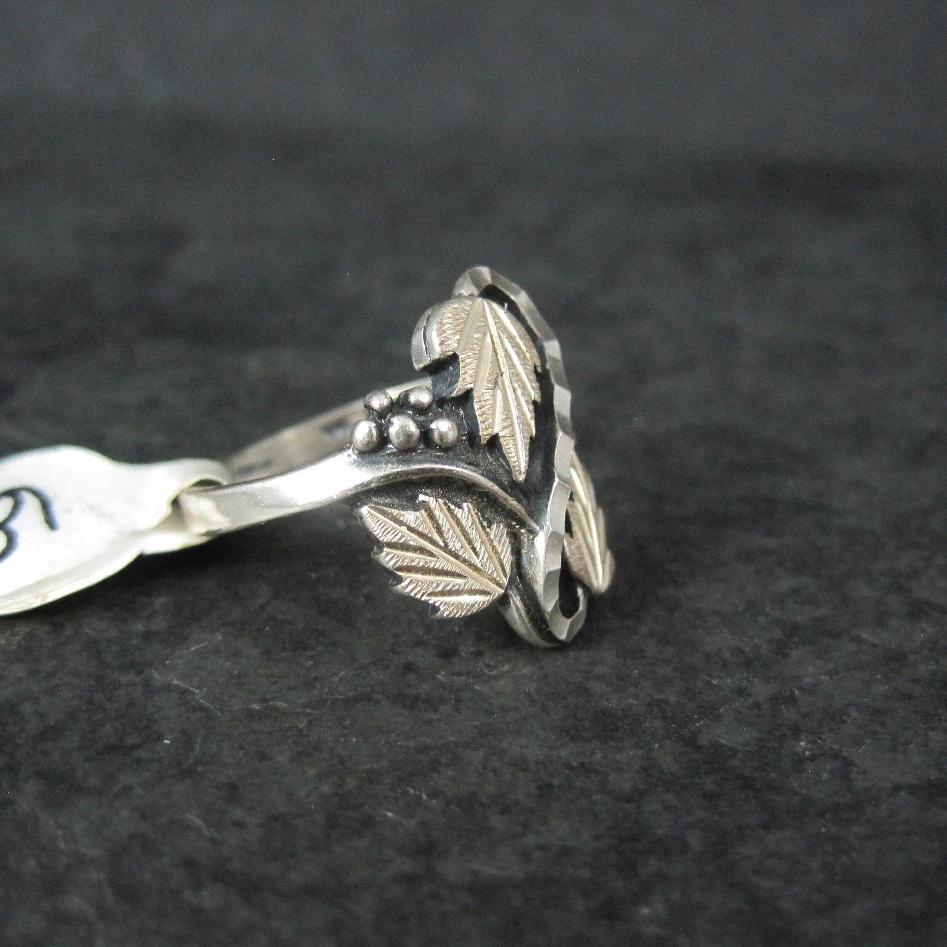 Black Hills Silver Leaf Ring Size 6
