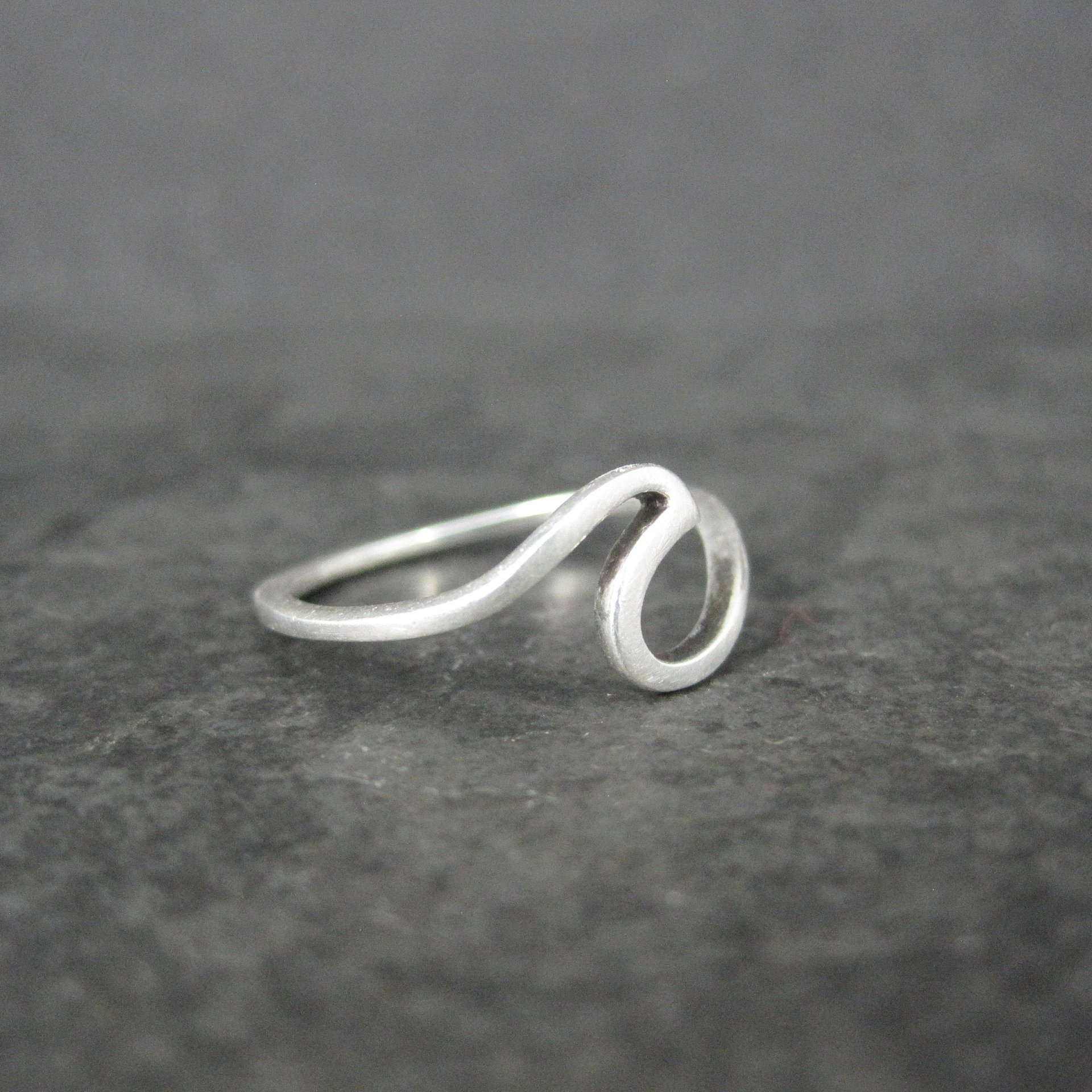 Dainty Sterling Wave Ring Size 6