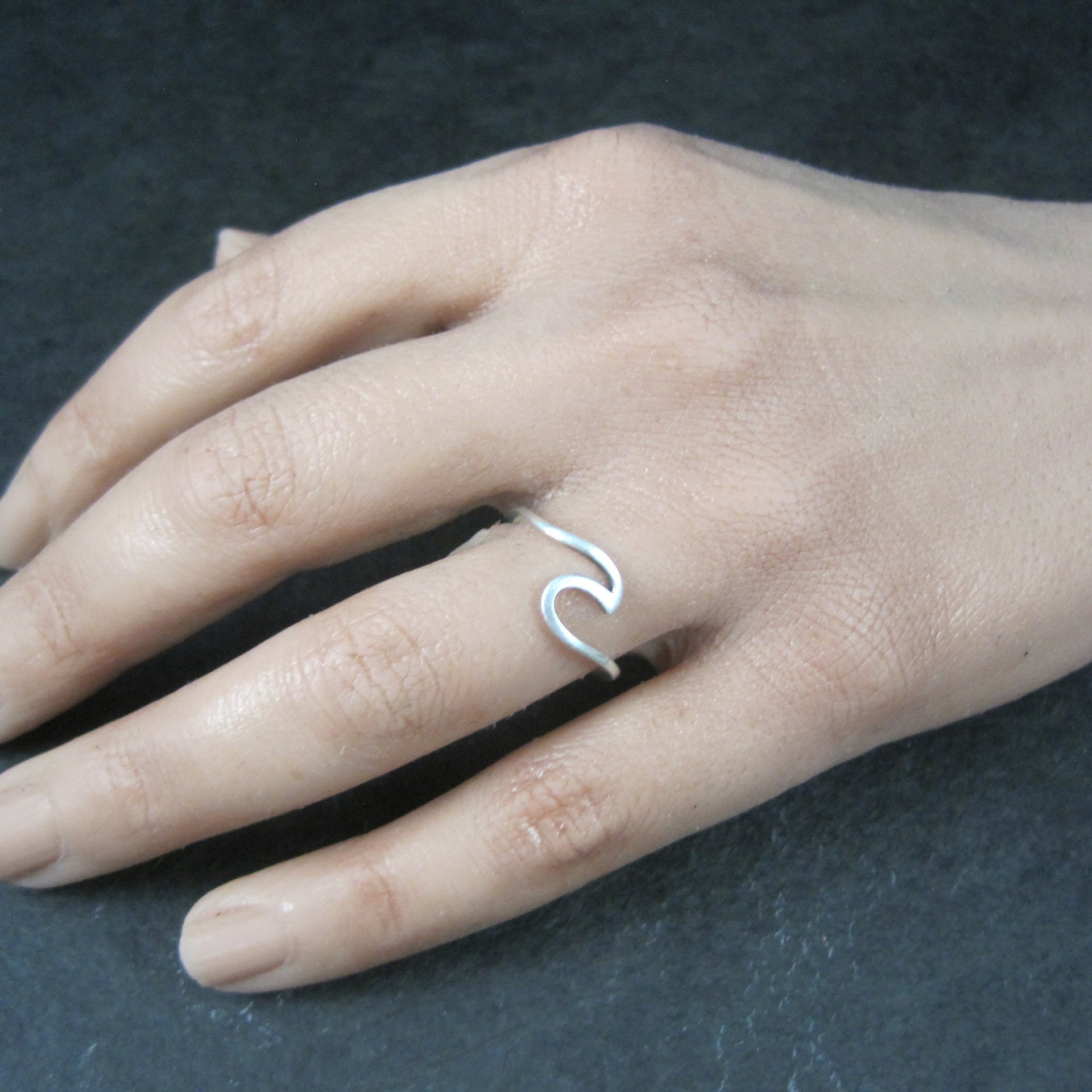 Dainty Sterling Wave Ring Size 6