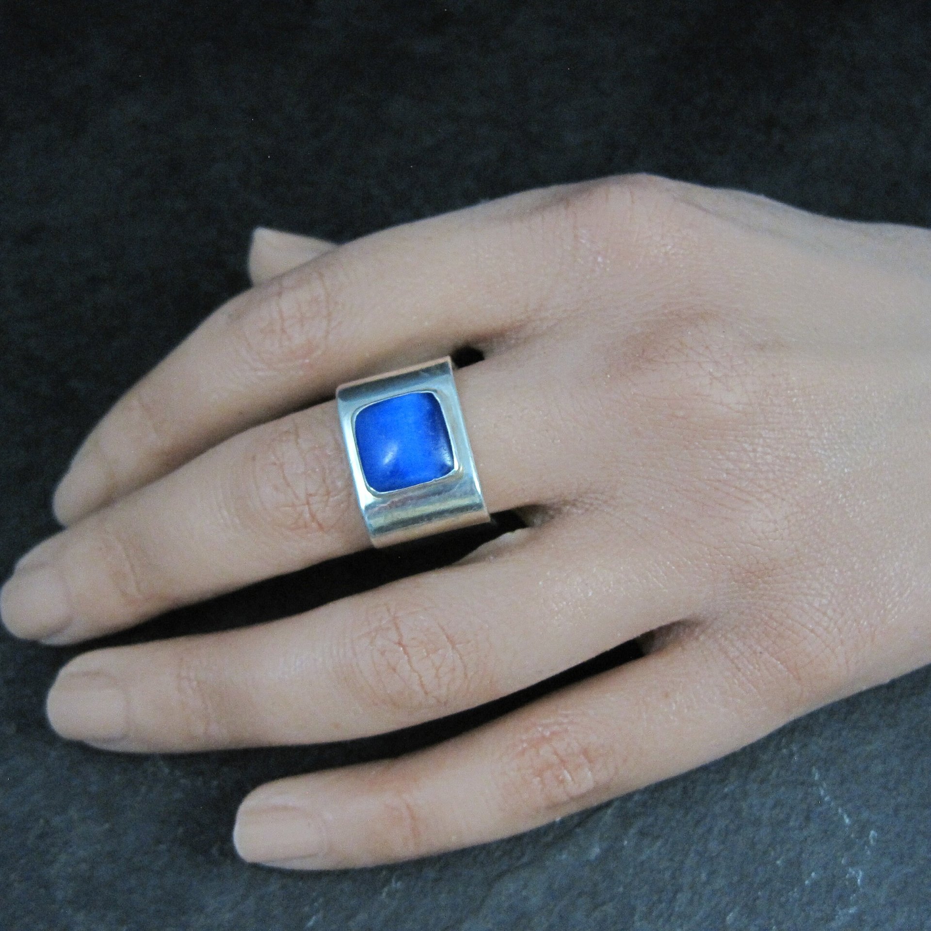 Vintage Sterling Silver Blue Cats Eye Sea Glass Ring Size 8 Square Band