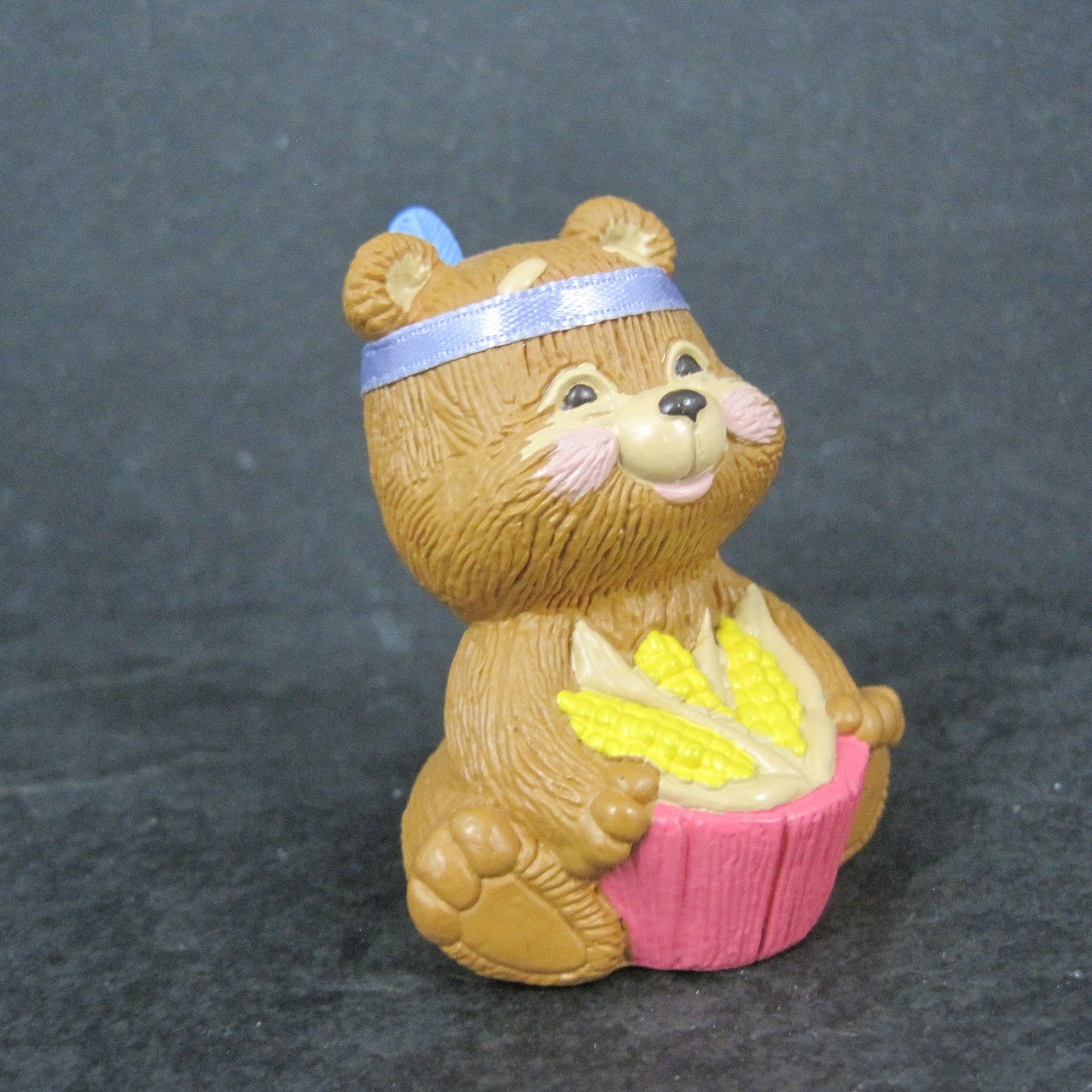 1988 Hallmark Pilgrim Thanksgiving Bear Figurine NOS Merry Miniatures