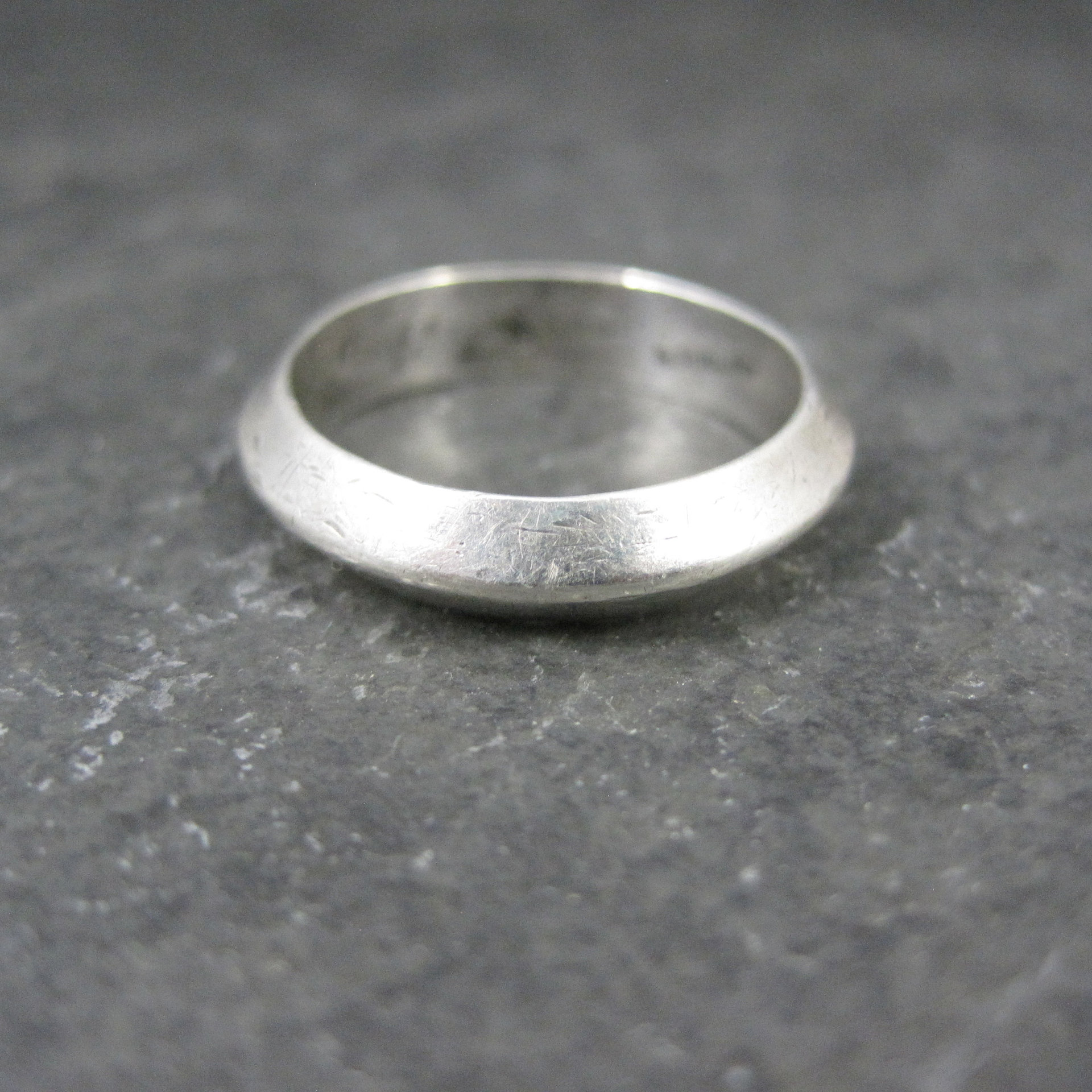 Vintage 4mm Sterling Tribal Band Ring Size 6