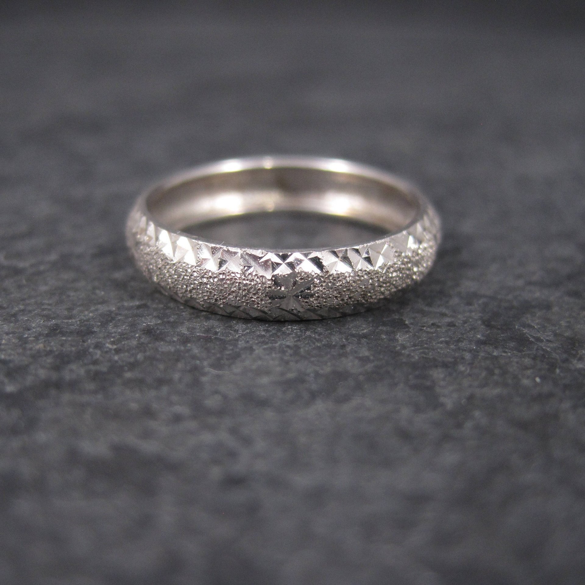 Vintage 14K White Gold Starburst Wedding Band | Size 5 Stacking Ring | Retro Gold Bridal Jewelry