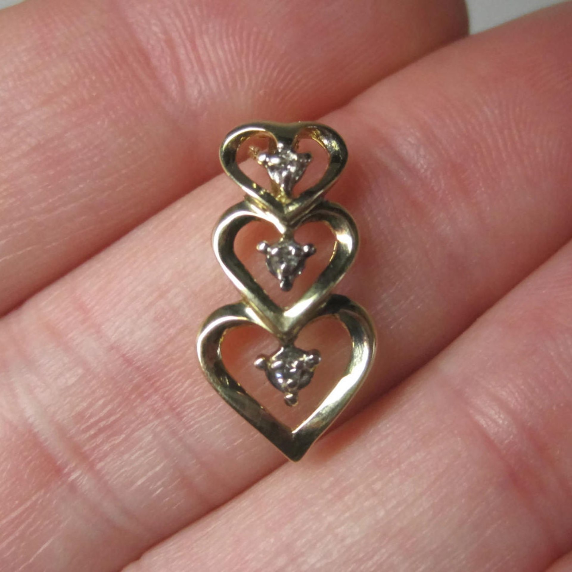 Dainty Vintage 10K Diamond Heart Pendant Necklace