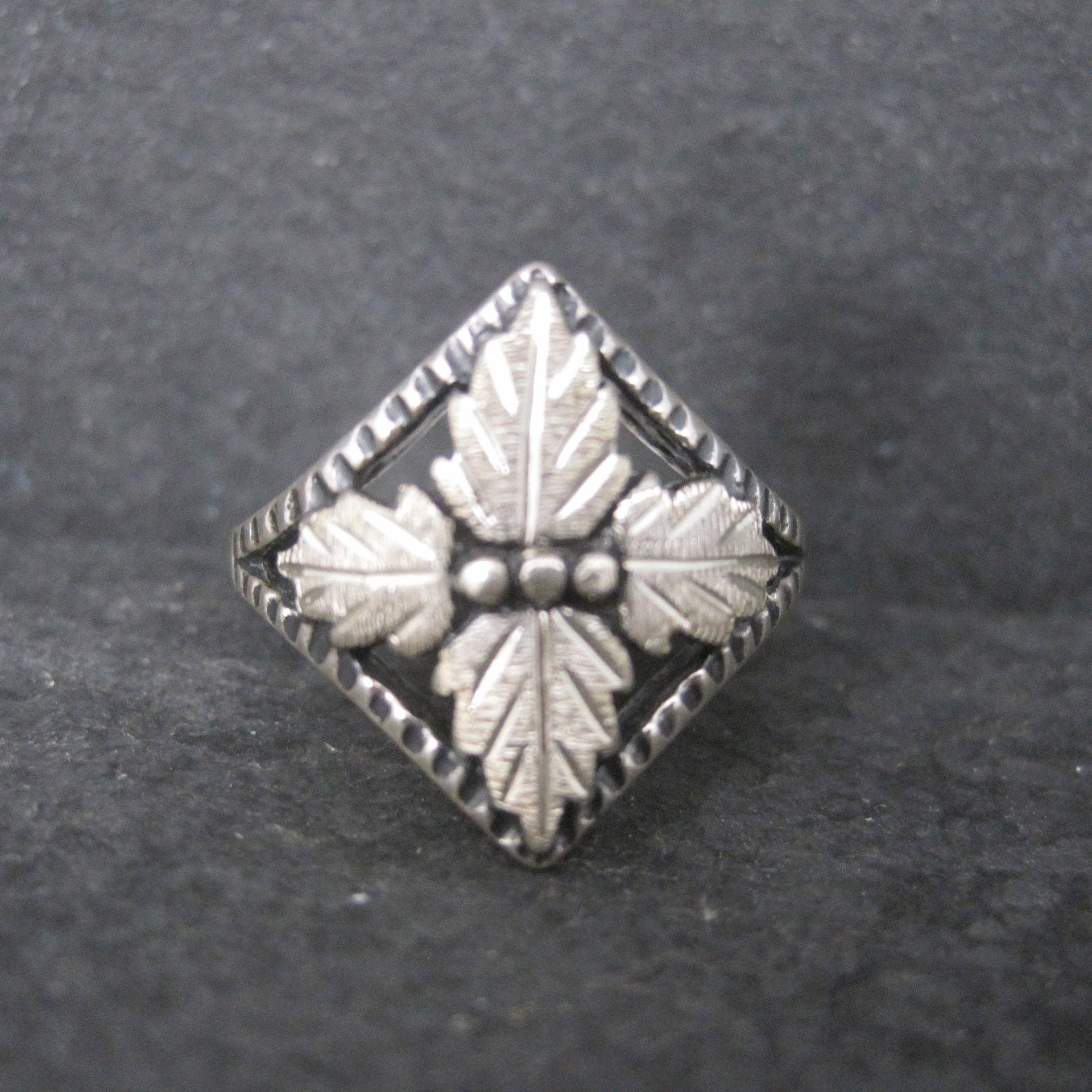 Vintage Black Hills Sterling Leaf Ring