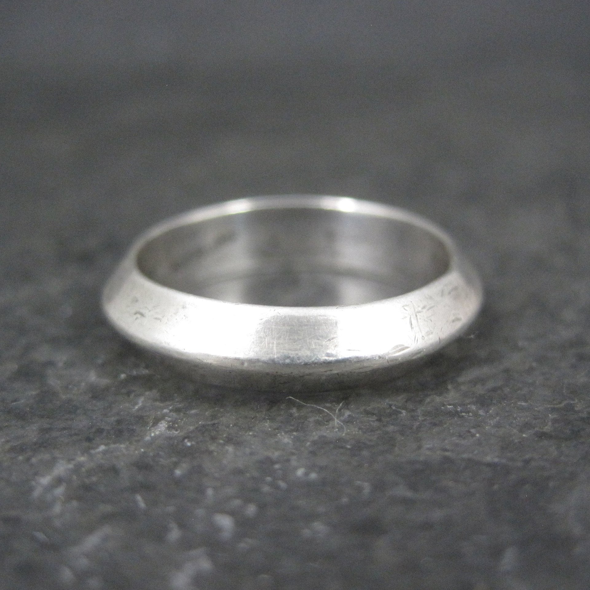 Vintage 4mm Sterling Tribal Band Ring Size 6