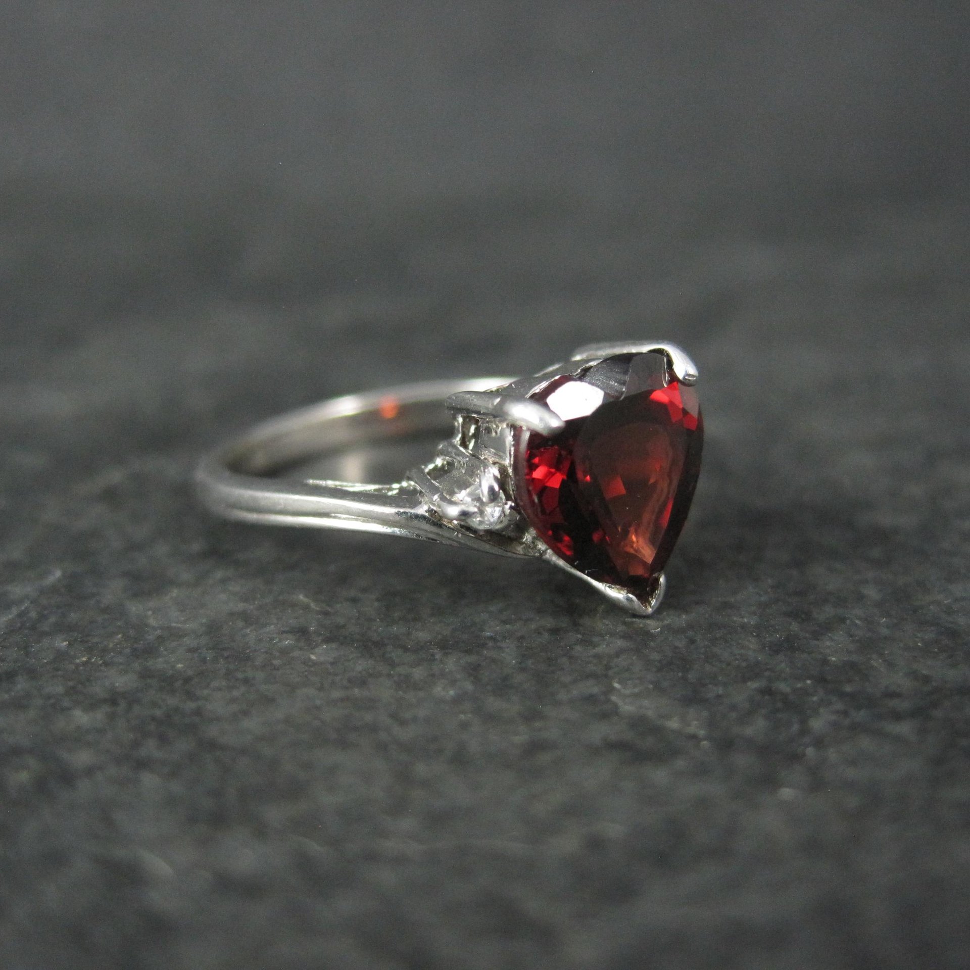 Vintage Sterling Silver Garnet Heart Ring Size 5.5