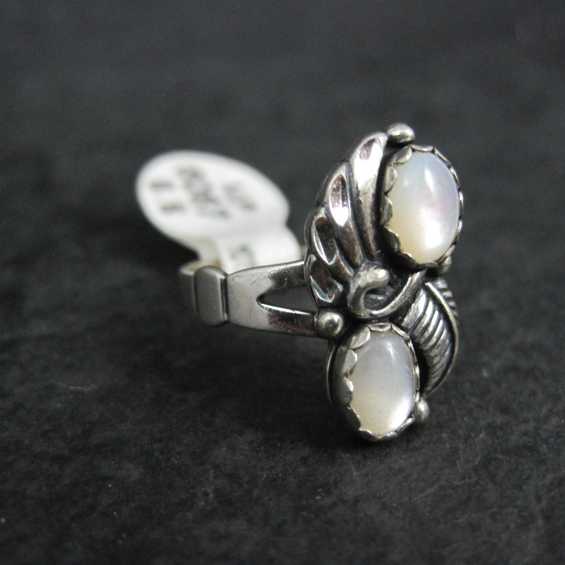 Vintage Southwestern Mother of Pearl Feather Ring